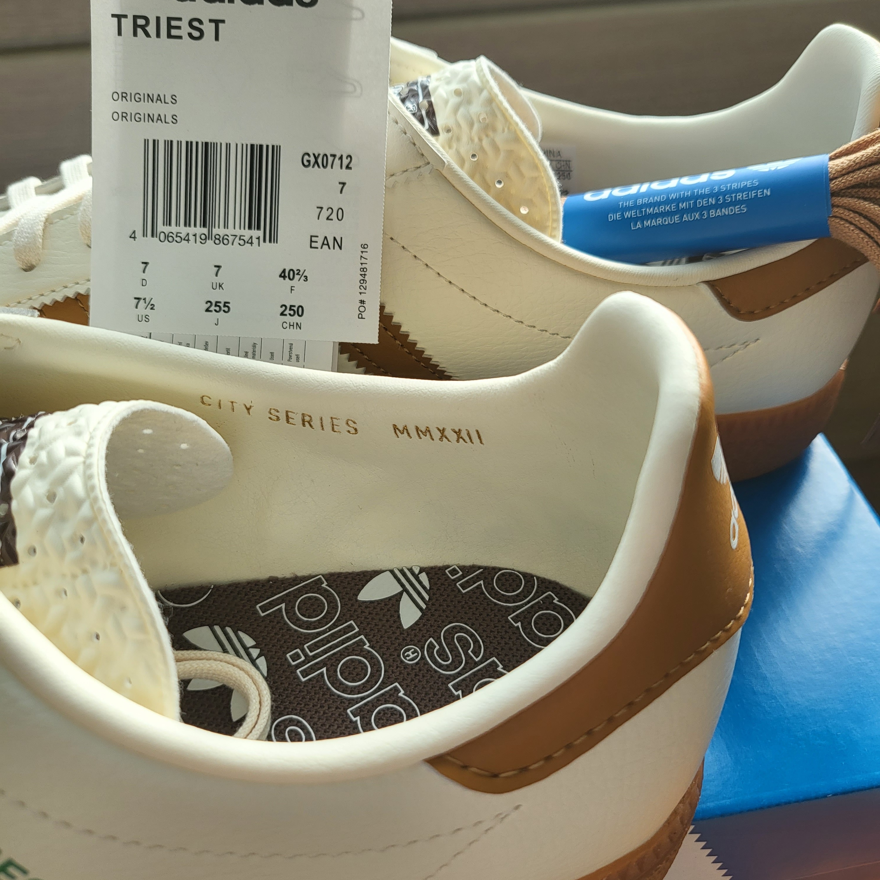Adidas City Series Triest Cream White 착용 스타일 - 3