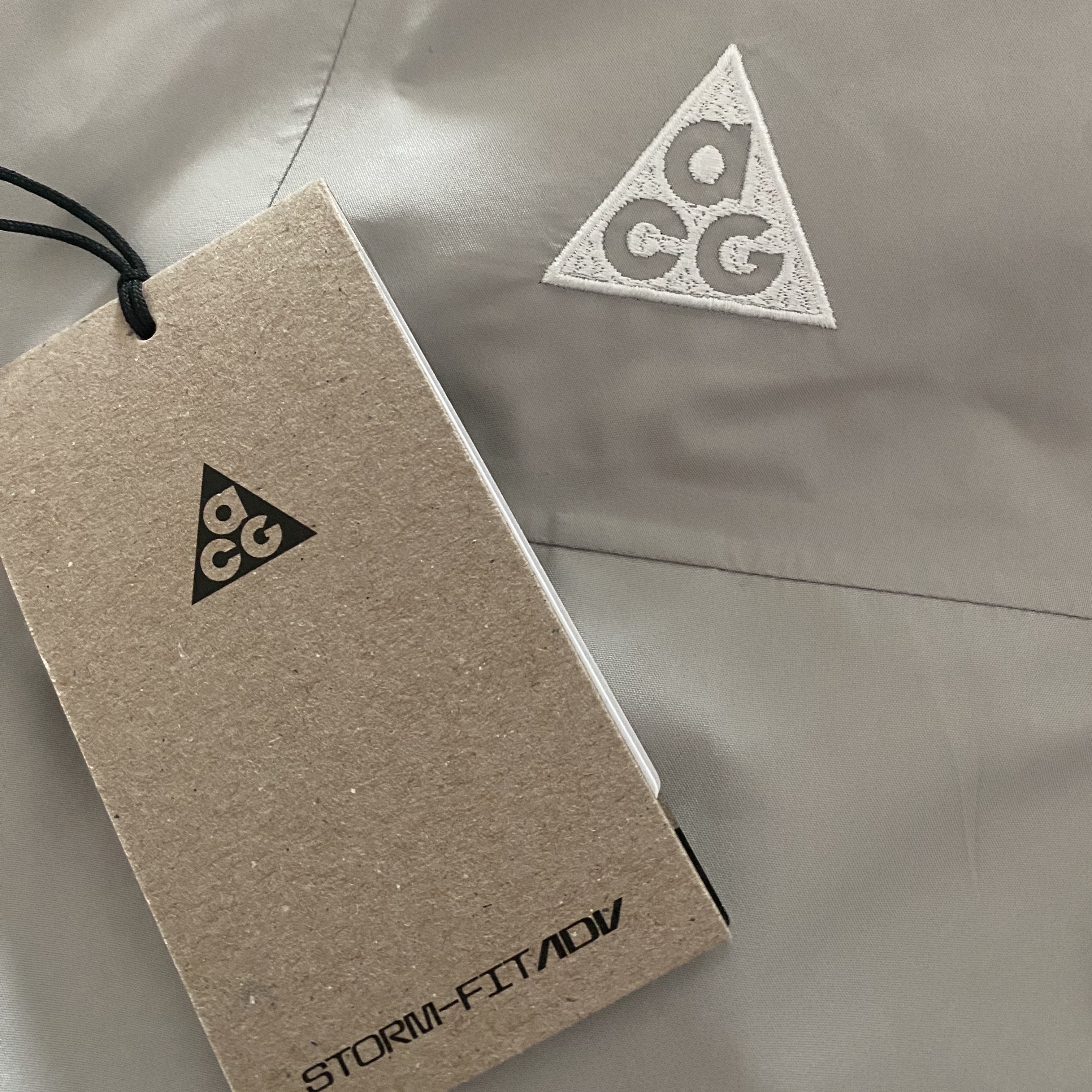 Nike ACG Storm-Fit ADV Chain of Craters Jacket Light Stone - Asia 착용 스타일 - 3