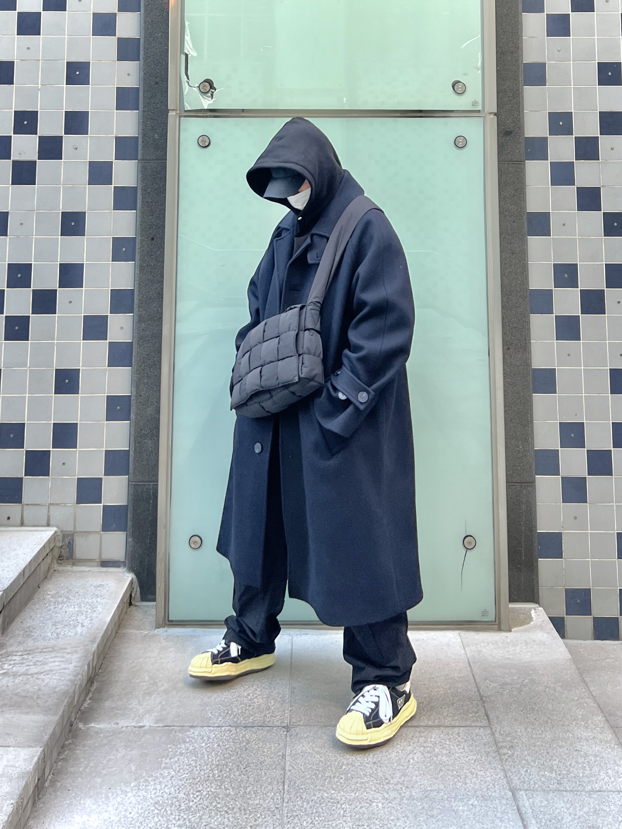 Bottega Veneta Large Padded Tech Cassette Black, Undermycar Majanne Multi Button Oversized Wool Coat Black Oyster - 21FW 착용 스타일 - 1