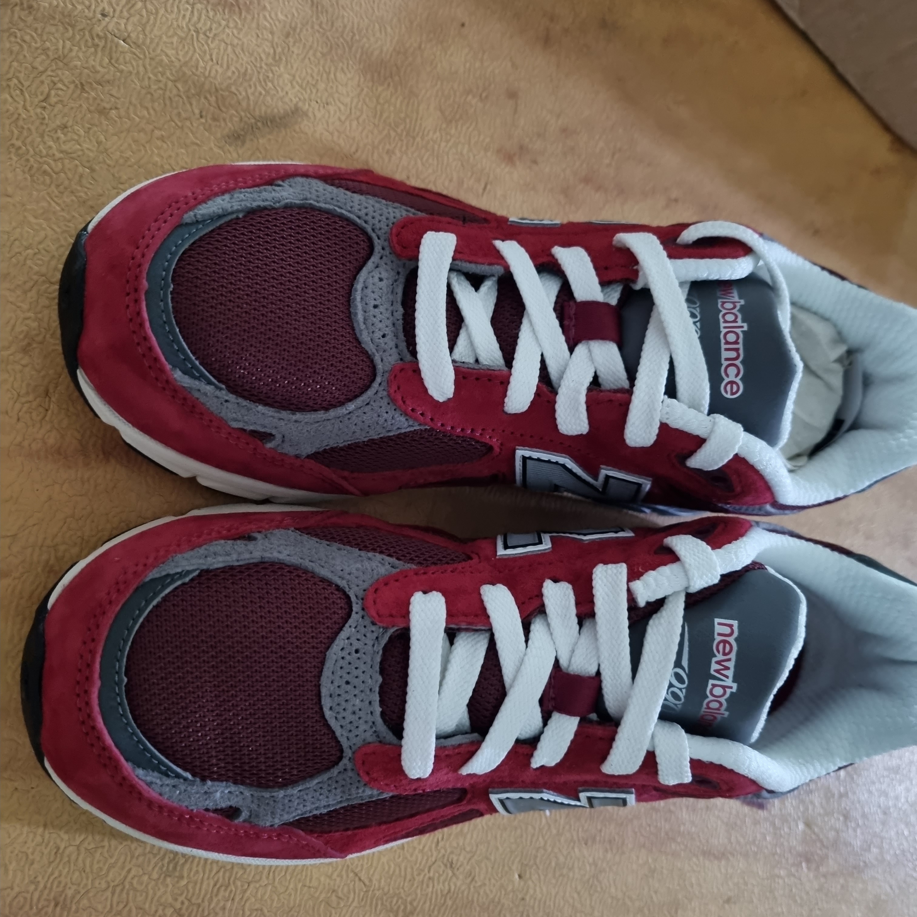 New Balance 990v3 Made in USA Scarlet Marblehead 착용 스타일 - 3