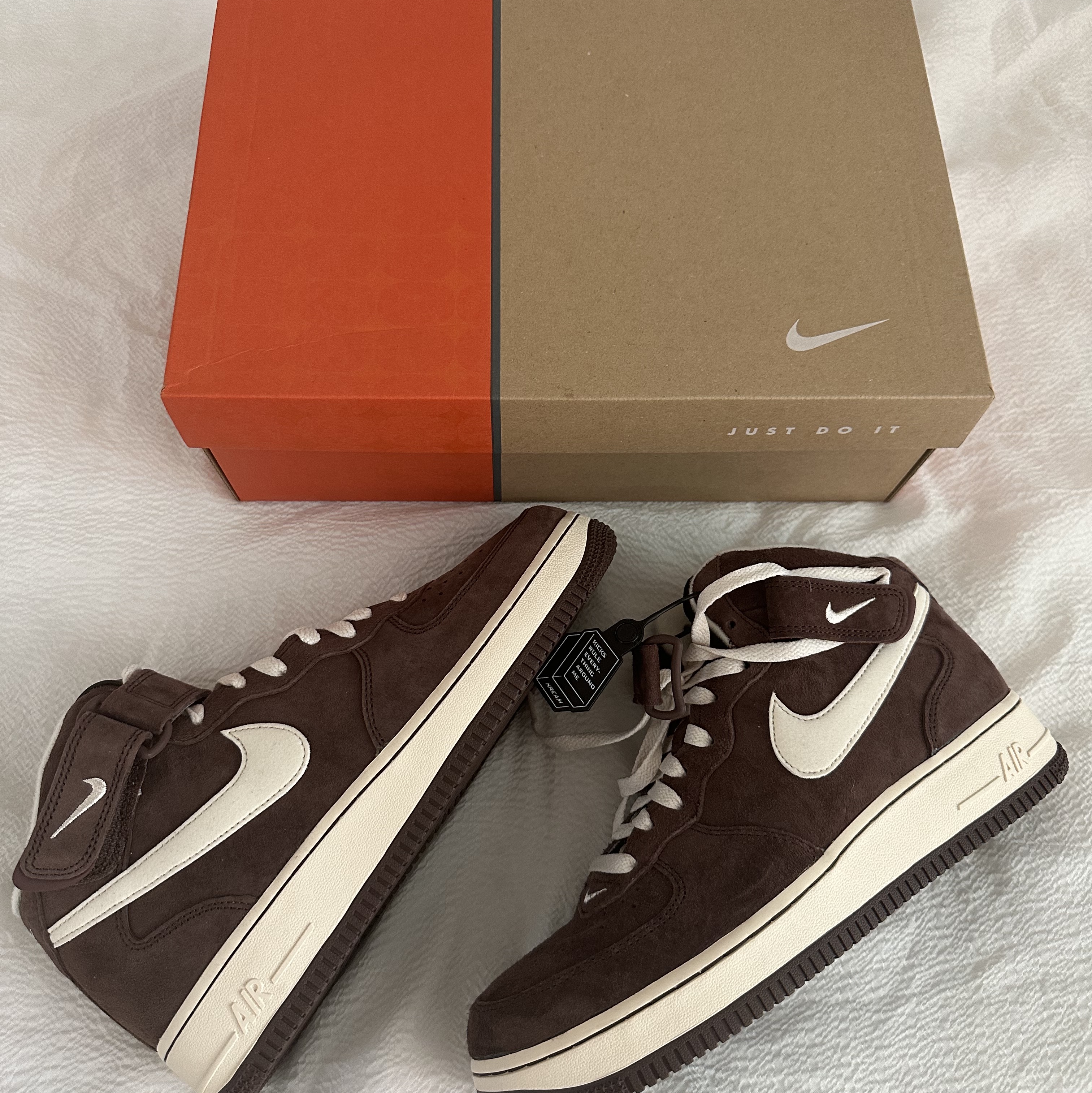Nike Air Force 1 Mid '07 QS Chocolate 착용 스타일