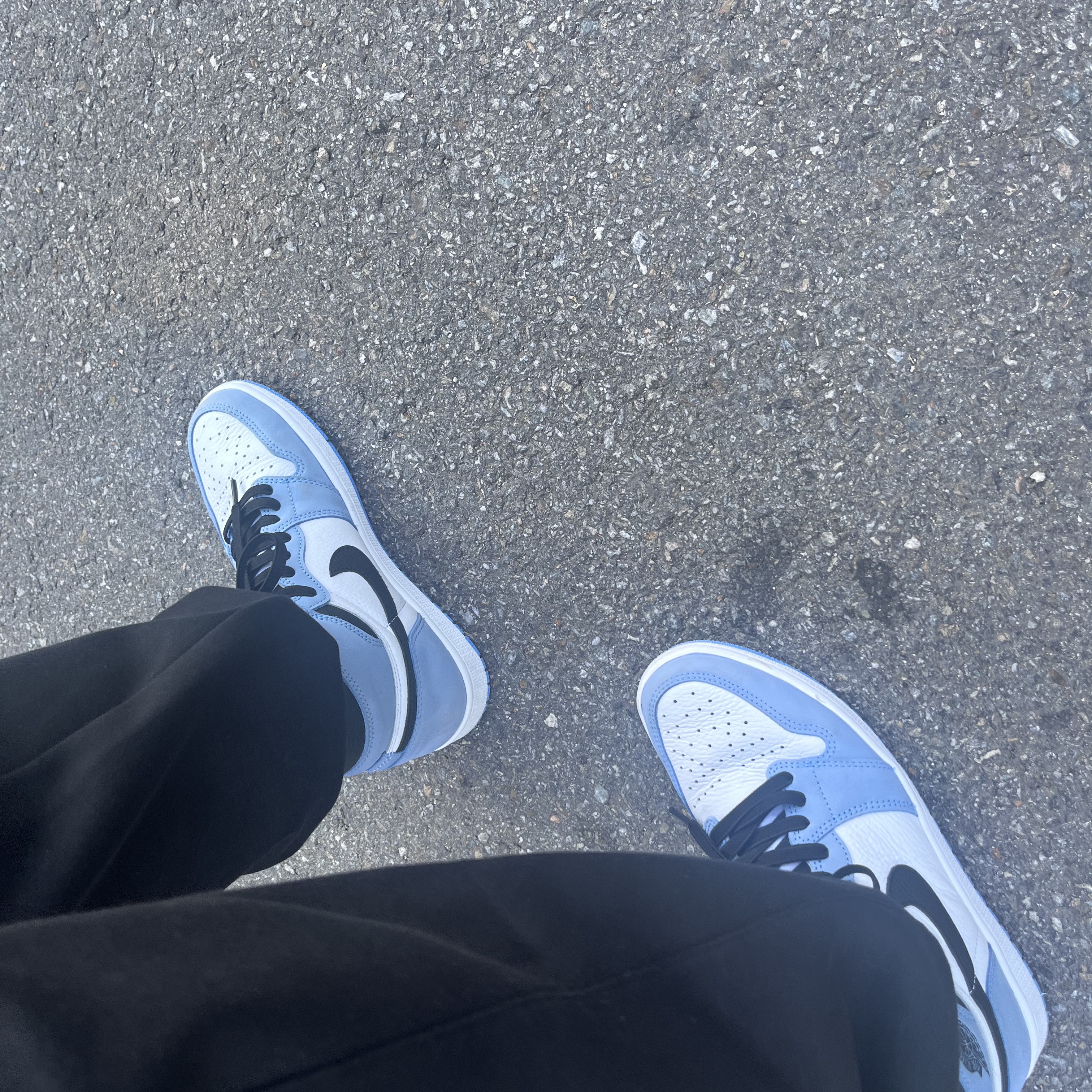 Jordan 1 Retro High OG University Blue 착용 스타일