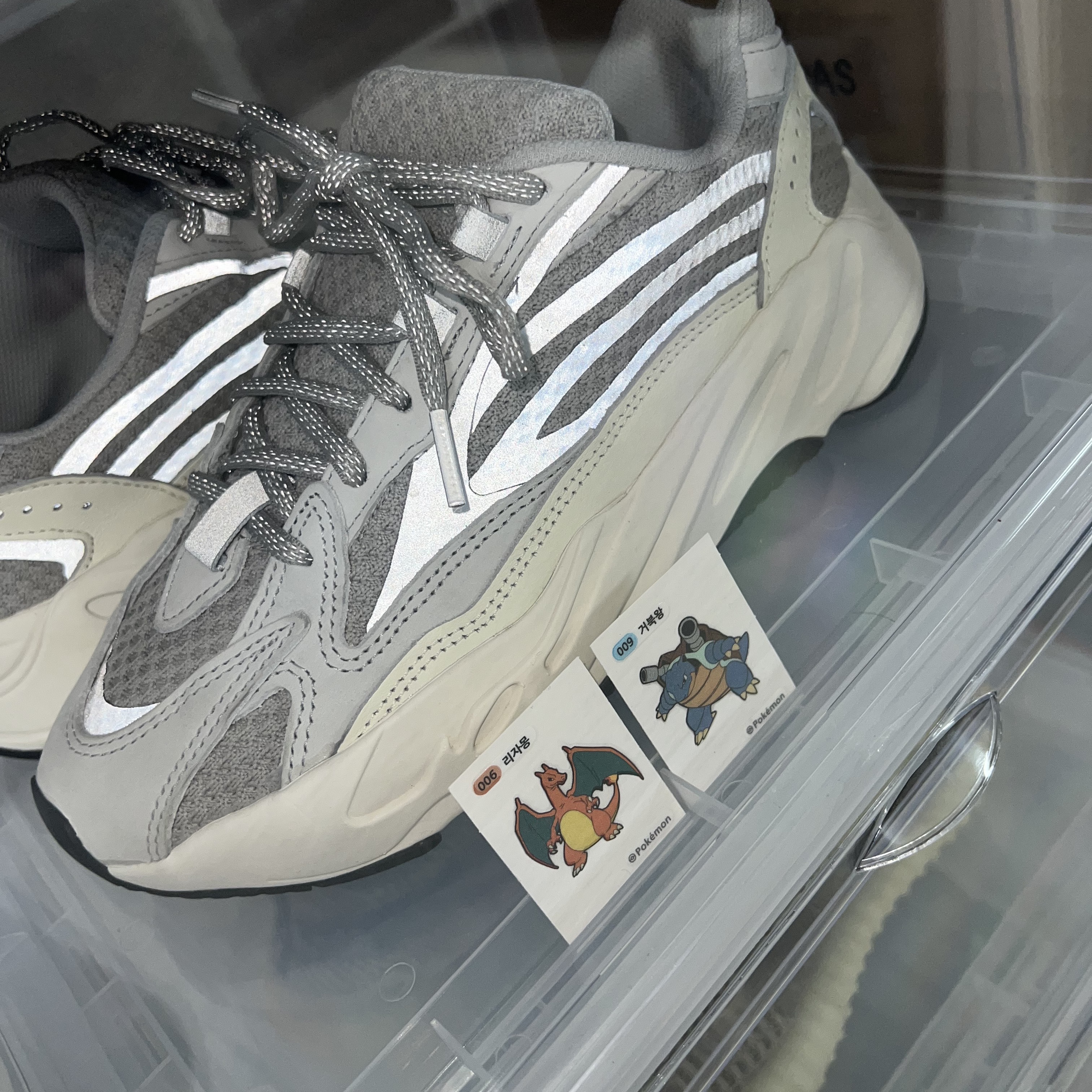 Adidas Yeezy Boost 700 V2 Static 2022 착용 스타일
