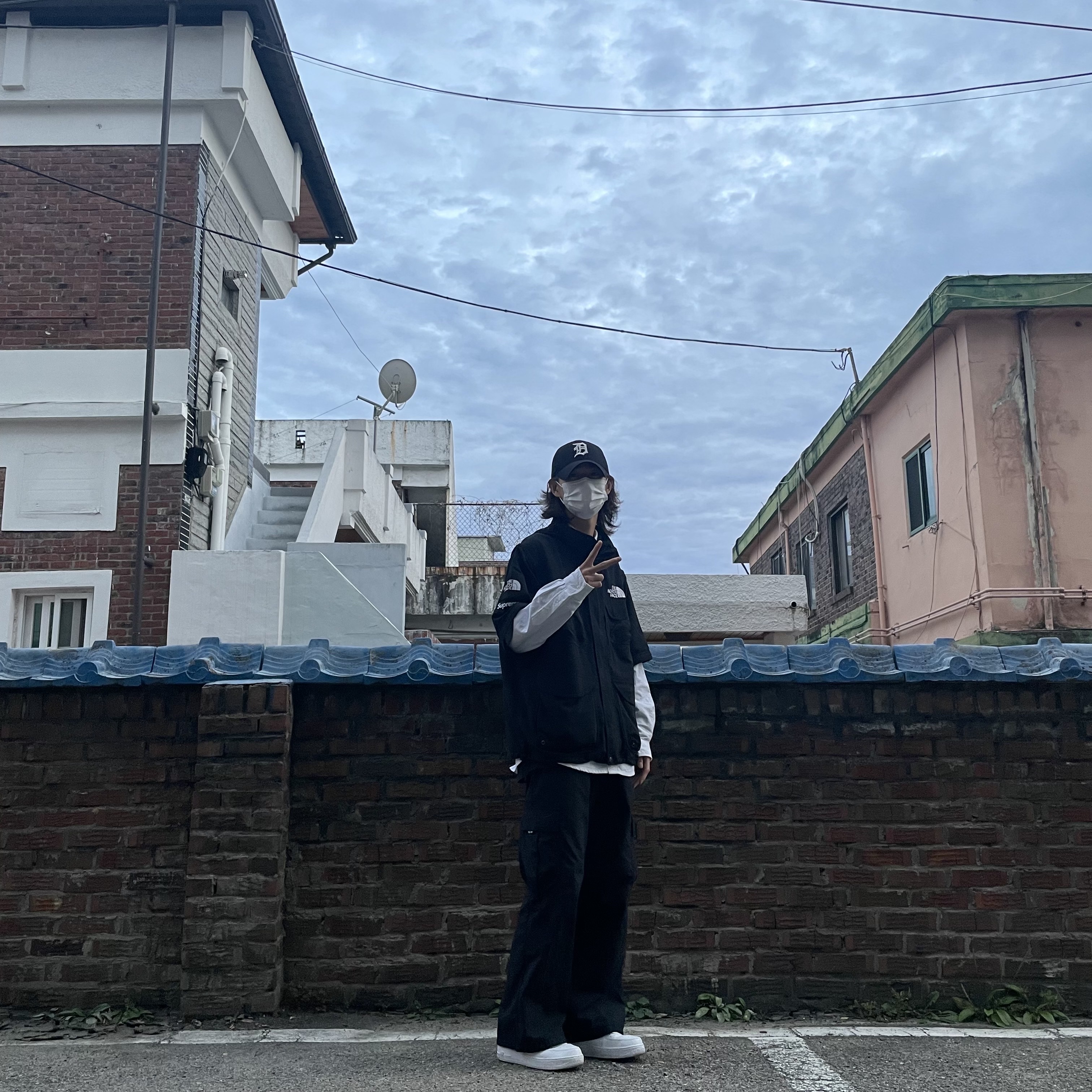 Supreme x The North Face Trekking Convertible Jacket Black - 22SS 착용 스타일 - 1