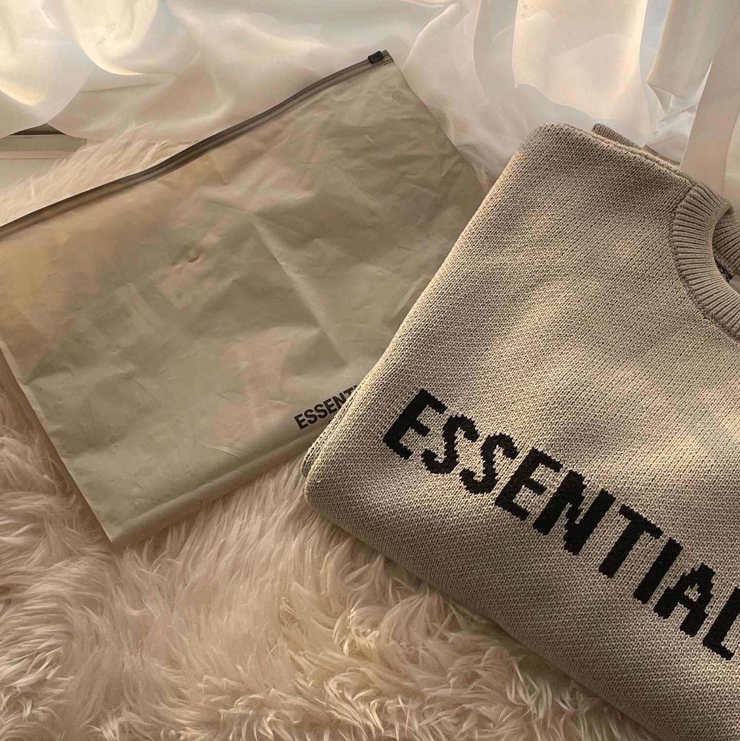 Essentials Knit Pullover Sweater Concrete - Ssense Exclusive 착용 스타일 - 3