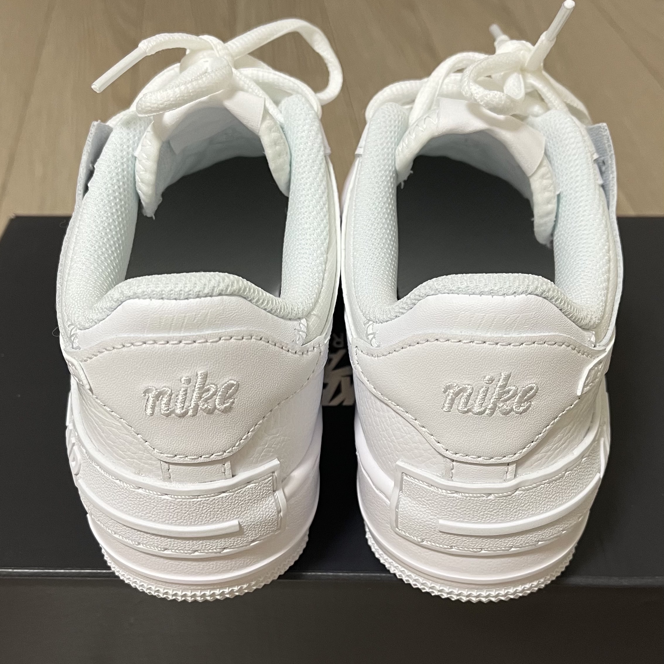 (W) Nike Air Force 1 Shadow Triple White 착용 스타일 - 4