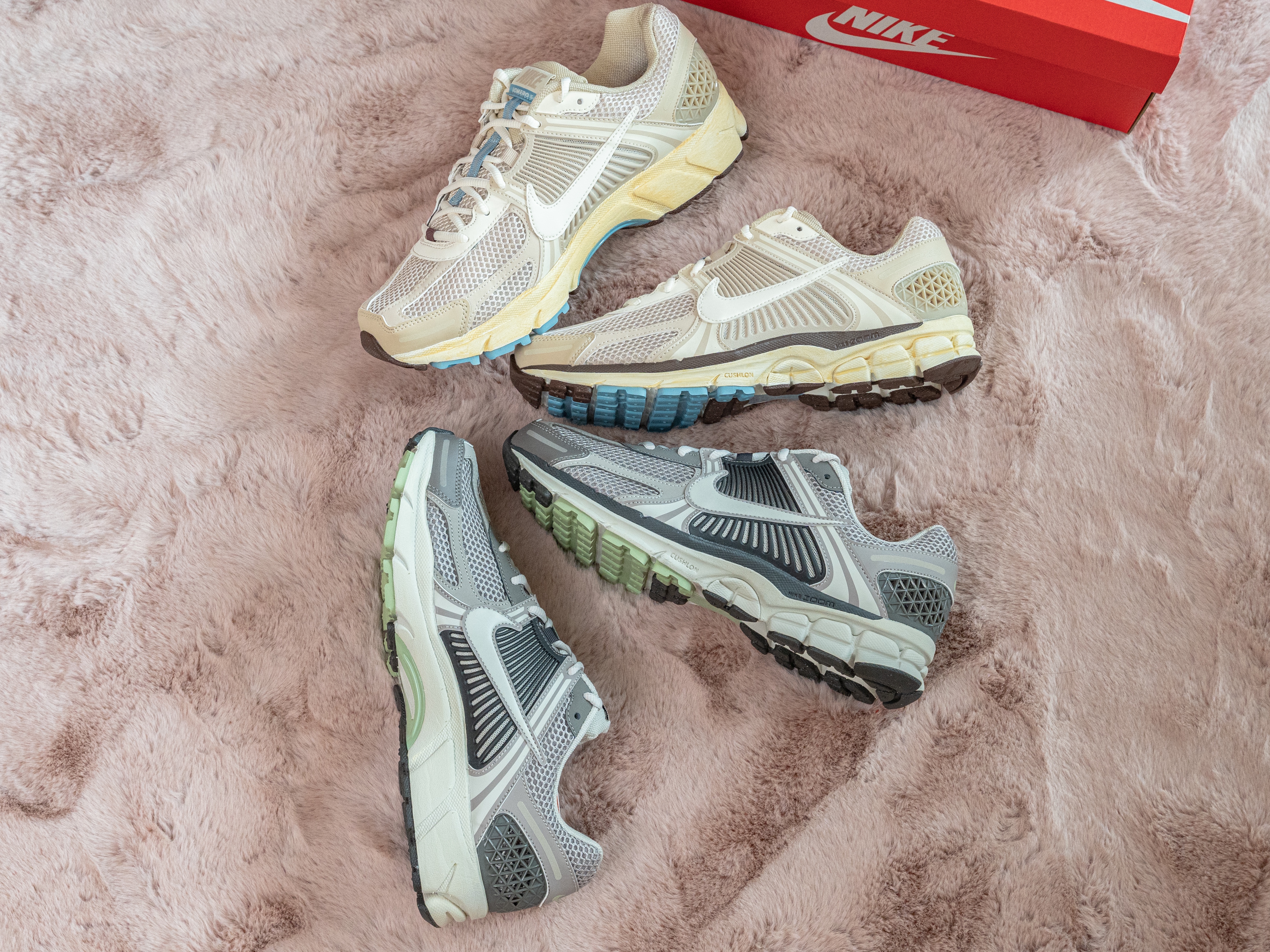 (W) Nike Zoom Vomero 5 Cobblestone and Flat Pewter 착용 스타일 - 3