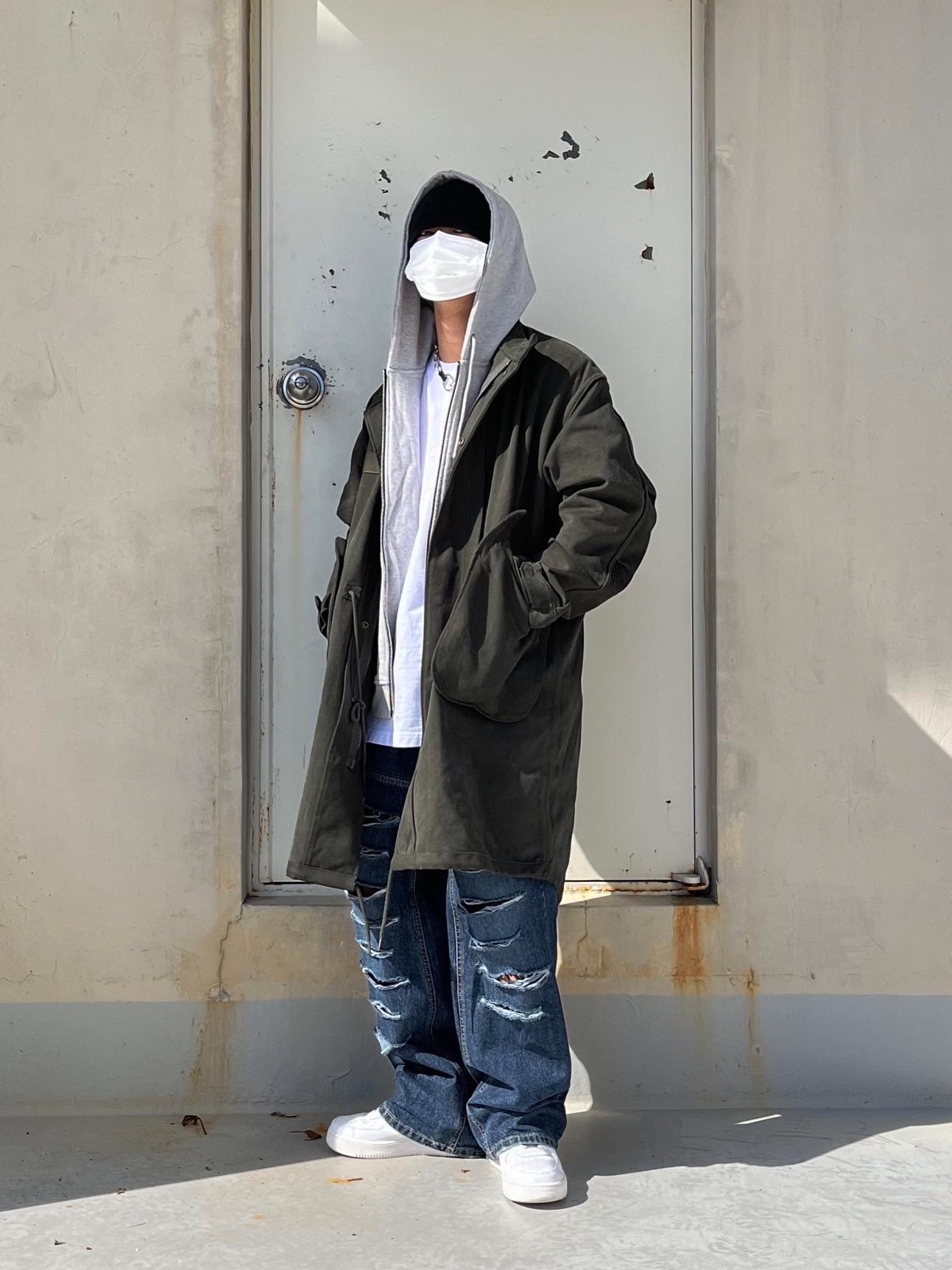 Nike Air Force 1 '07 Low White, Our Legacy Ladon Brass Keychain Matte Nickel 착용 스타일