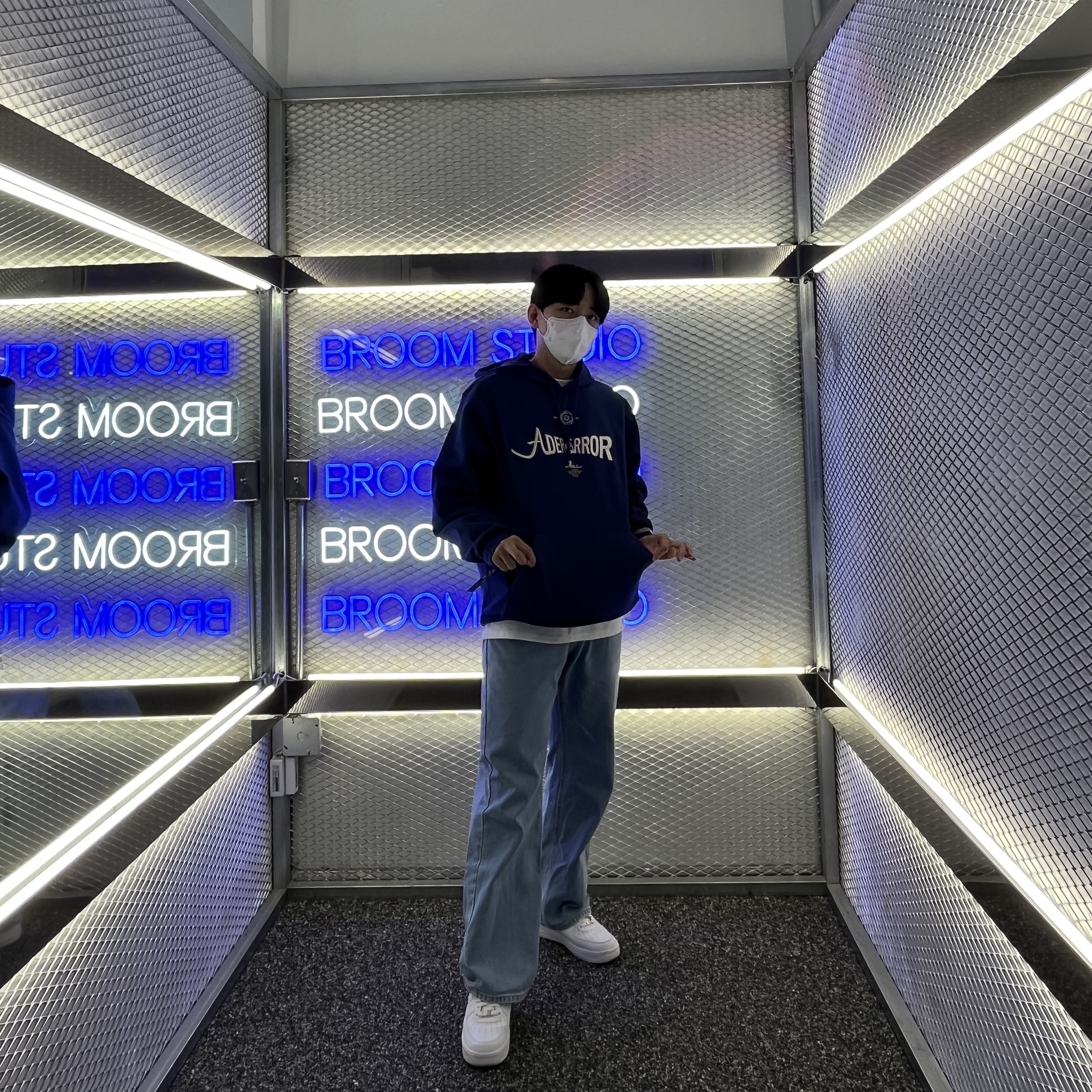 Ader Error Verif Logo Hoodie Navy, Nike Air Force 1 '07 Low White 착용 스타일