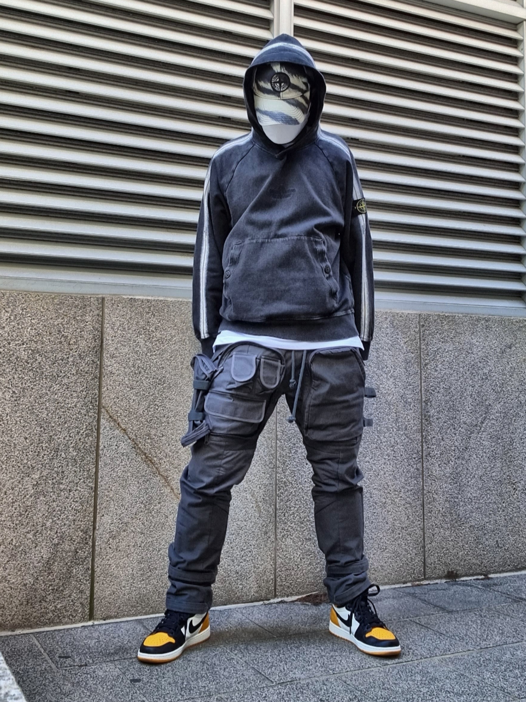 Supreme x Stone Island Stripe Hooded Sweatshirt Black - 22SS, Jordan 1 Retro High OG Taxi 착용 스타일 - 2
