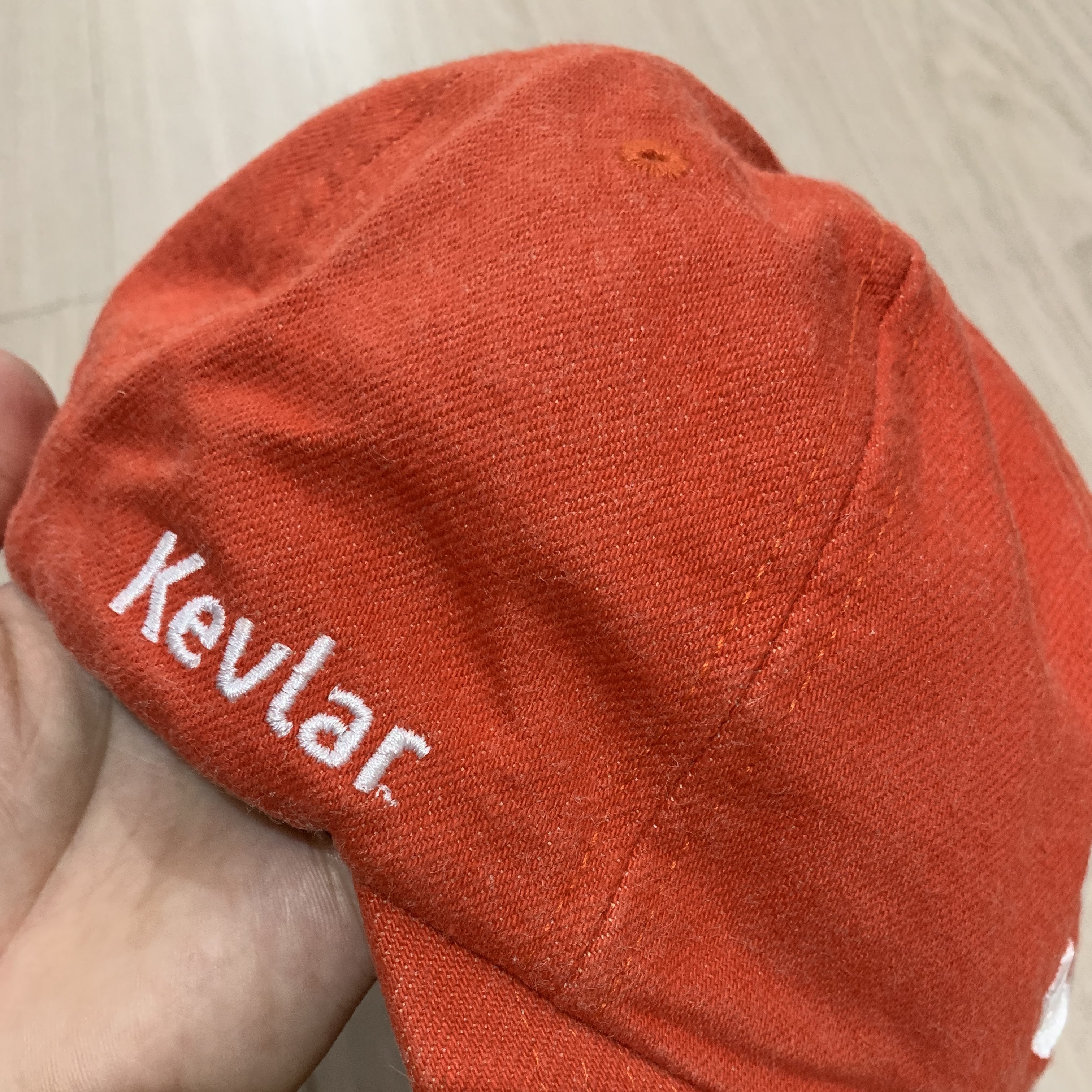Supreme Kevlar Denim S Logo 6-Panel Red - 22SS 착용 스타일 - 3