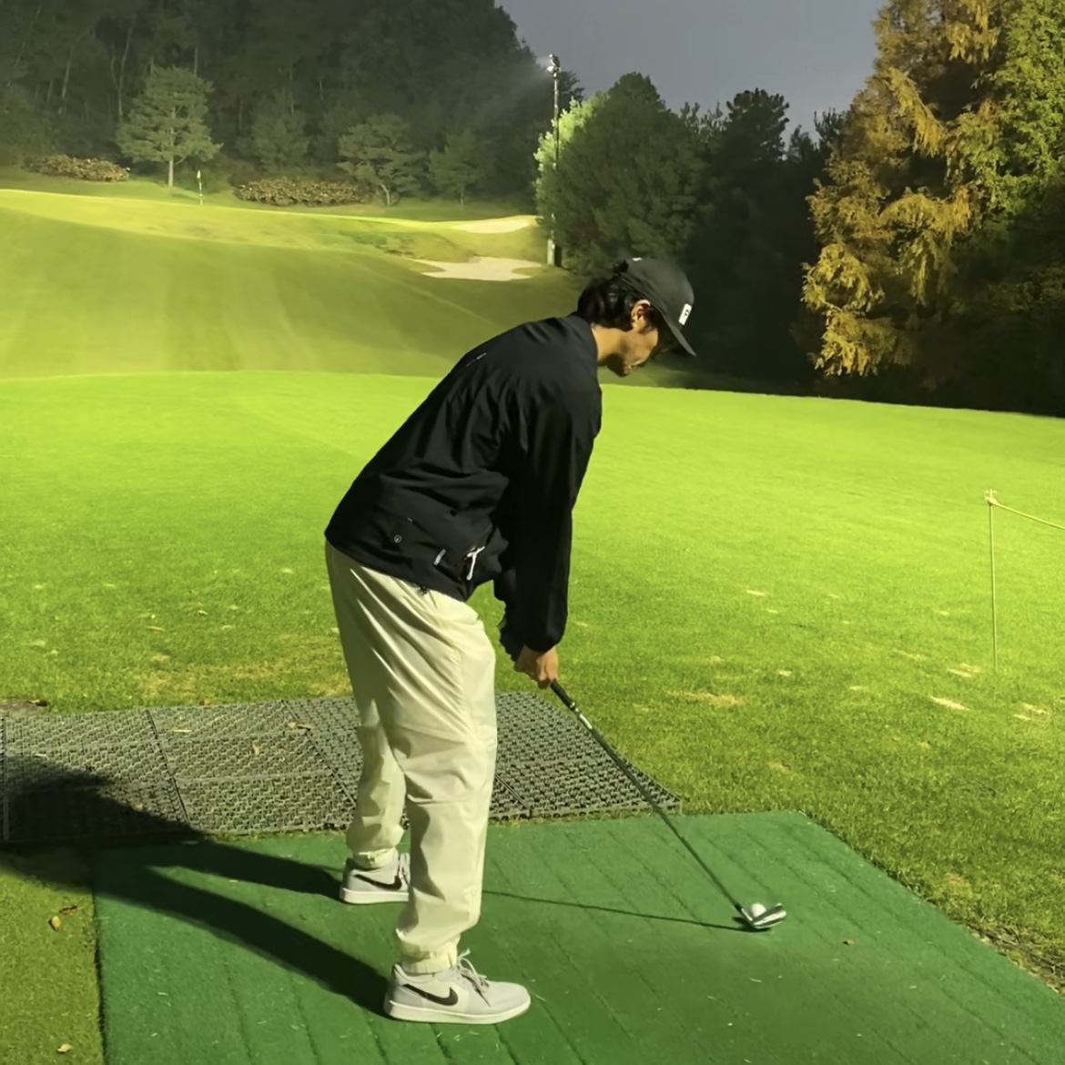 Nike x Drake Nocta Golf Pants Sail - US/EU, Jordan 1 Low Golf Wolf Grey 착용 스타일 - 1