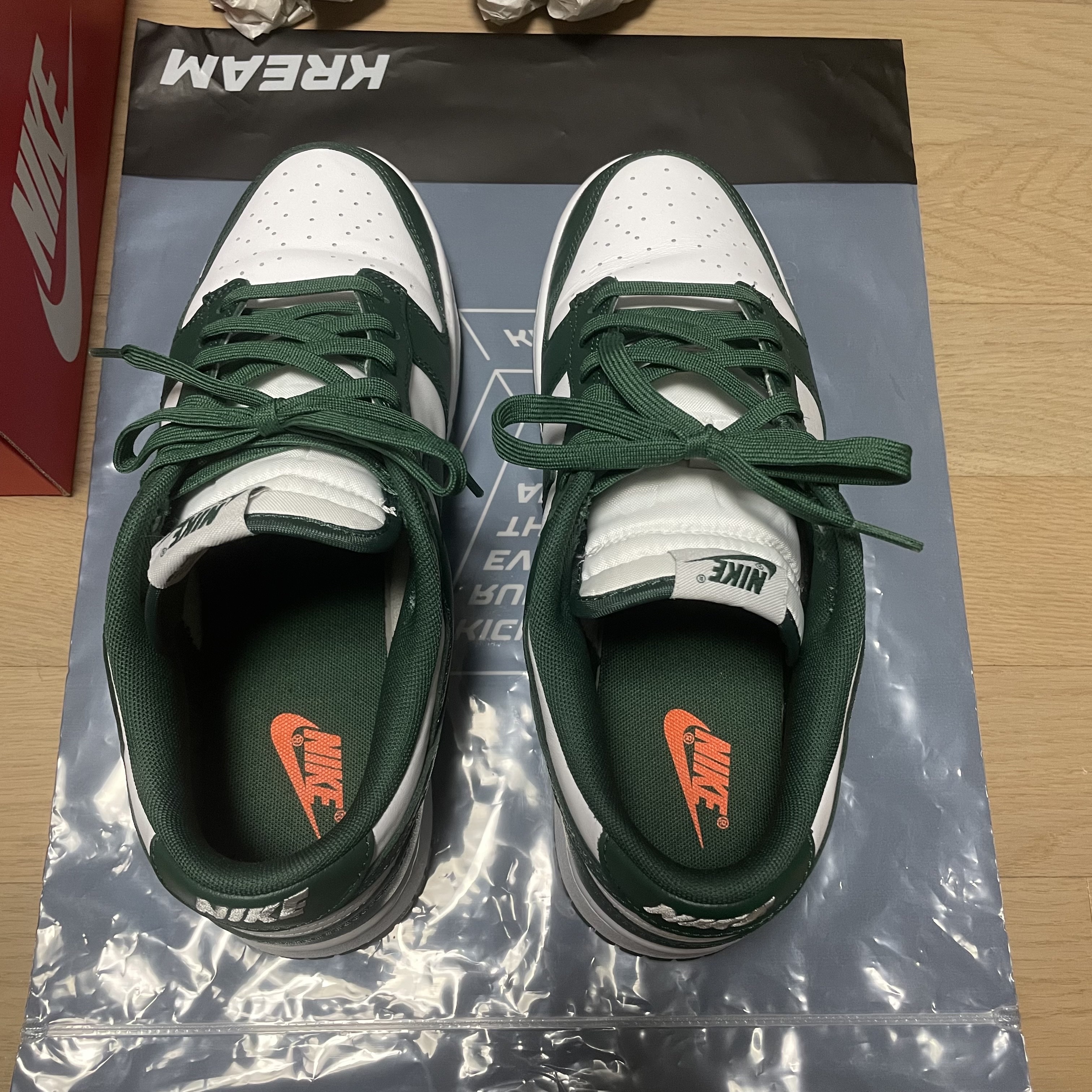 Nike Dunk Low Retro Varsity Green 착용 스타일