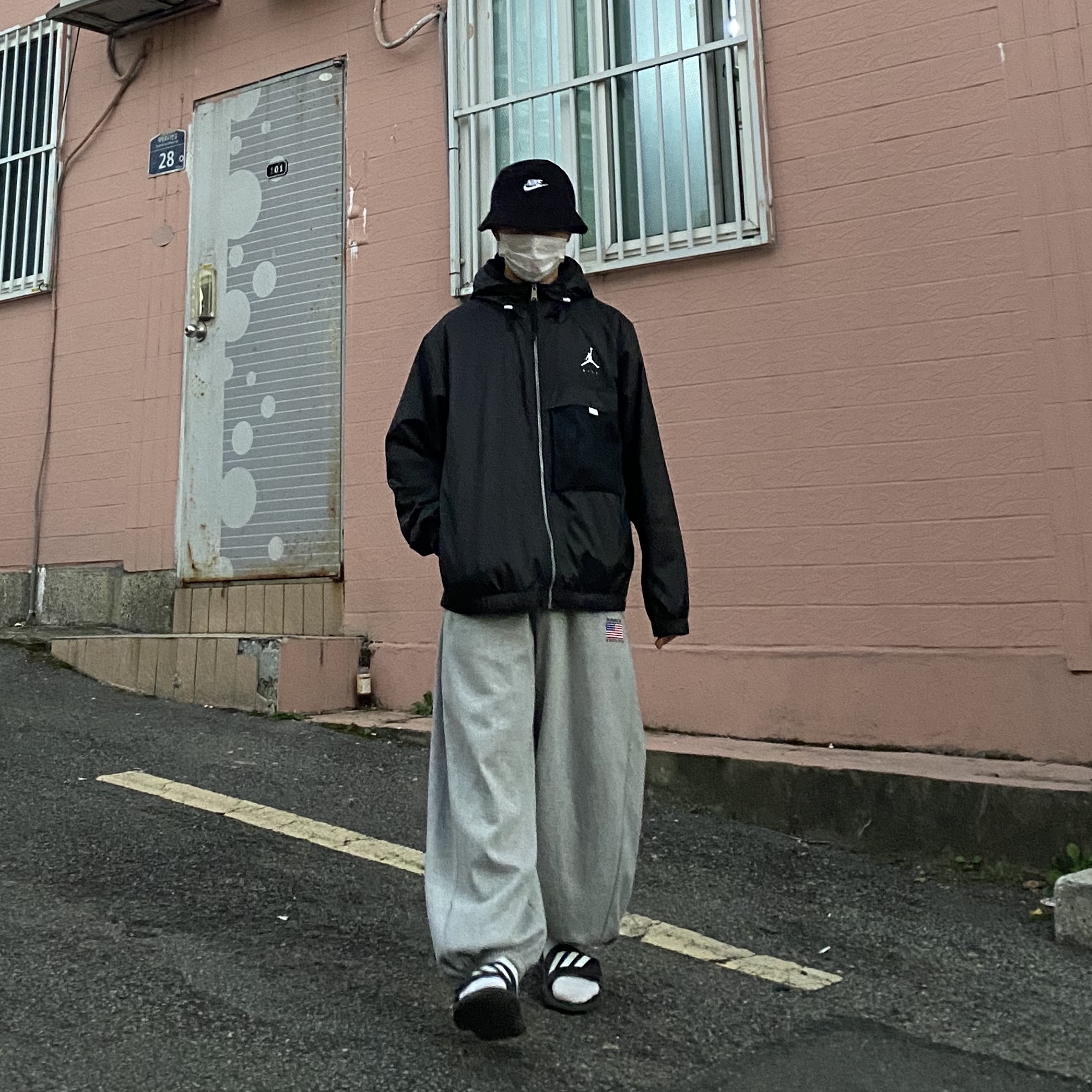 Nike Futura Washed Bucket Hat Black 착용 스타일