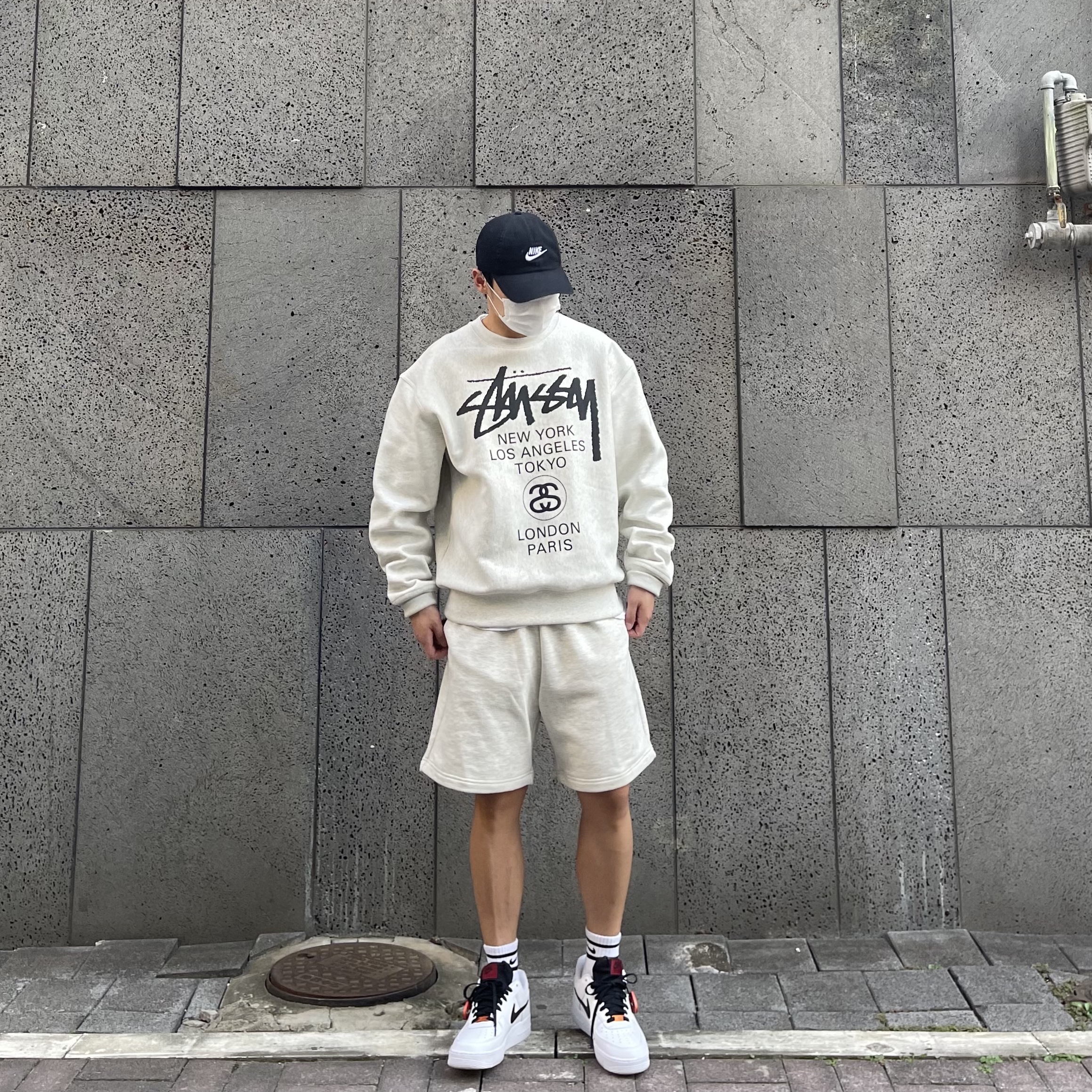 Nike Air Force 1 '07 PRM Carabiner Red, Stussy World Tour Crew Ash Heather 2022 착용 스타일