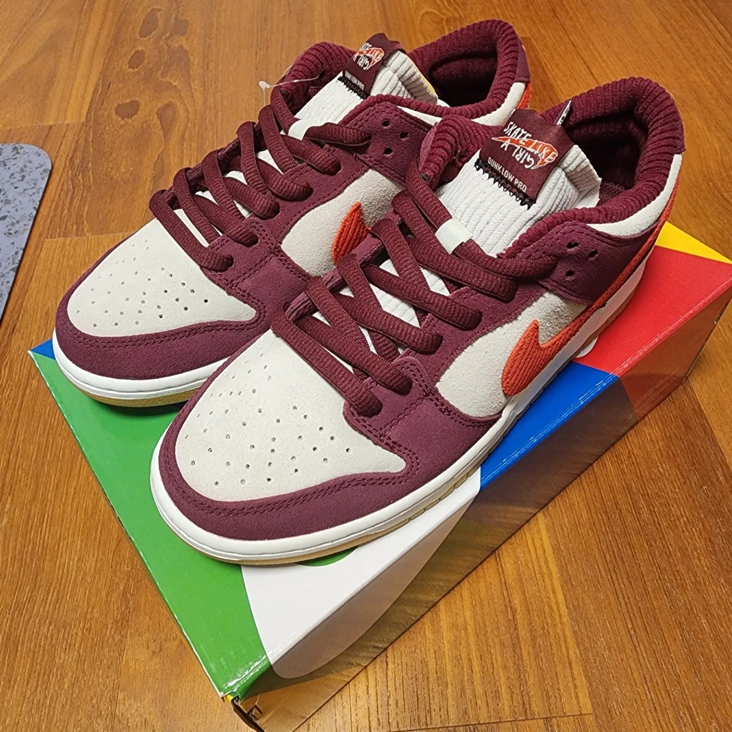 Nike x Skate Like a Girl SB Dunk Low QS Barely Rose 착용 스타일 - 5