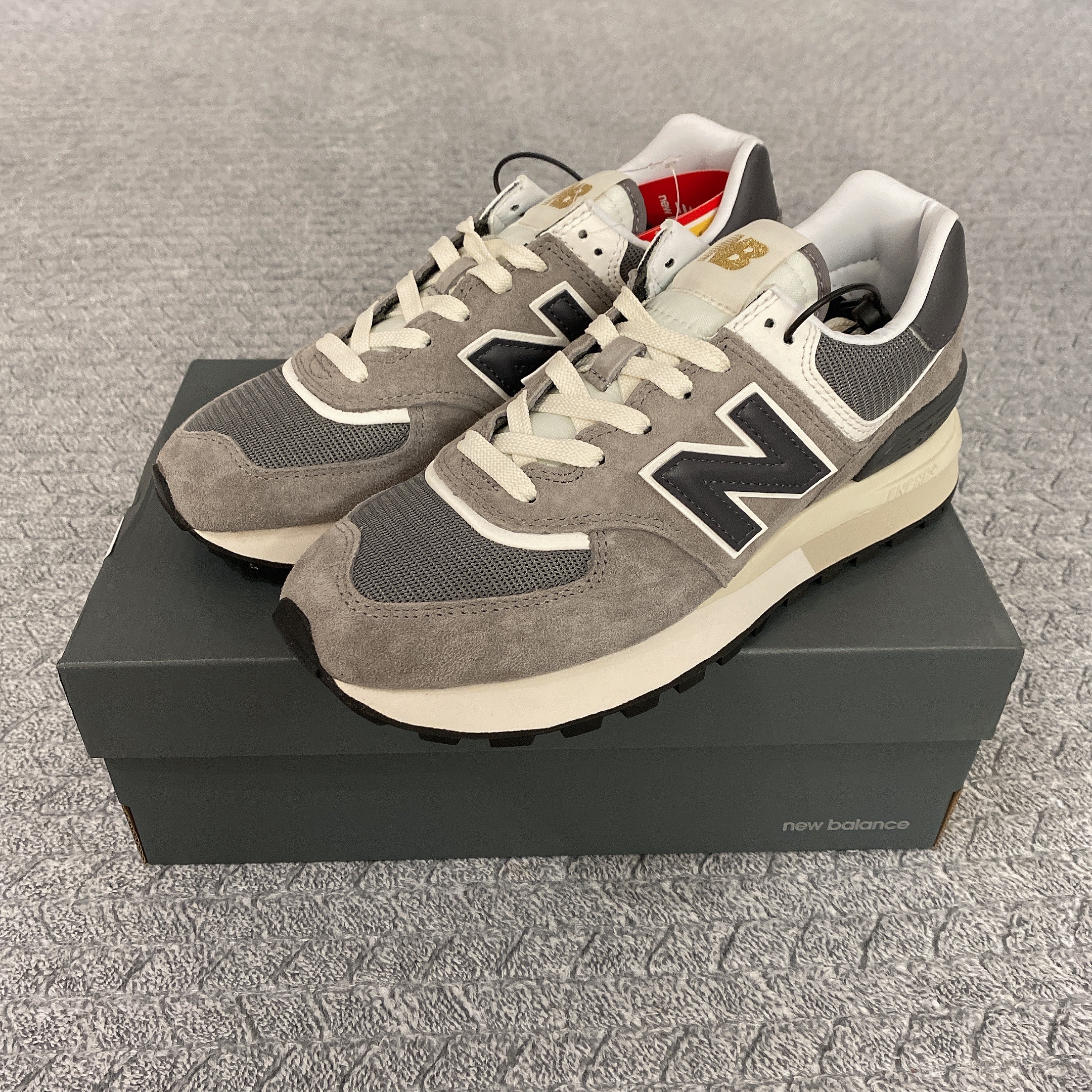New Balance 574 Legacy Grey 착용 스타일 - 1