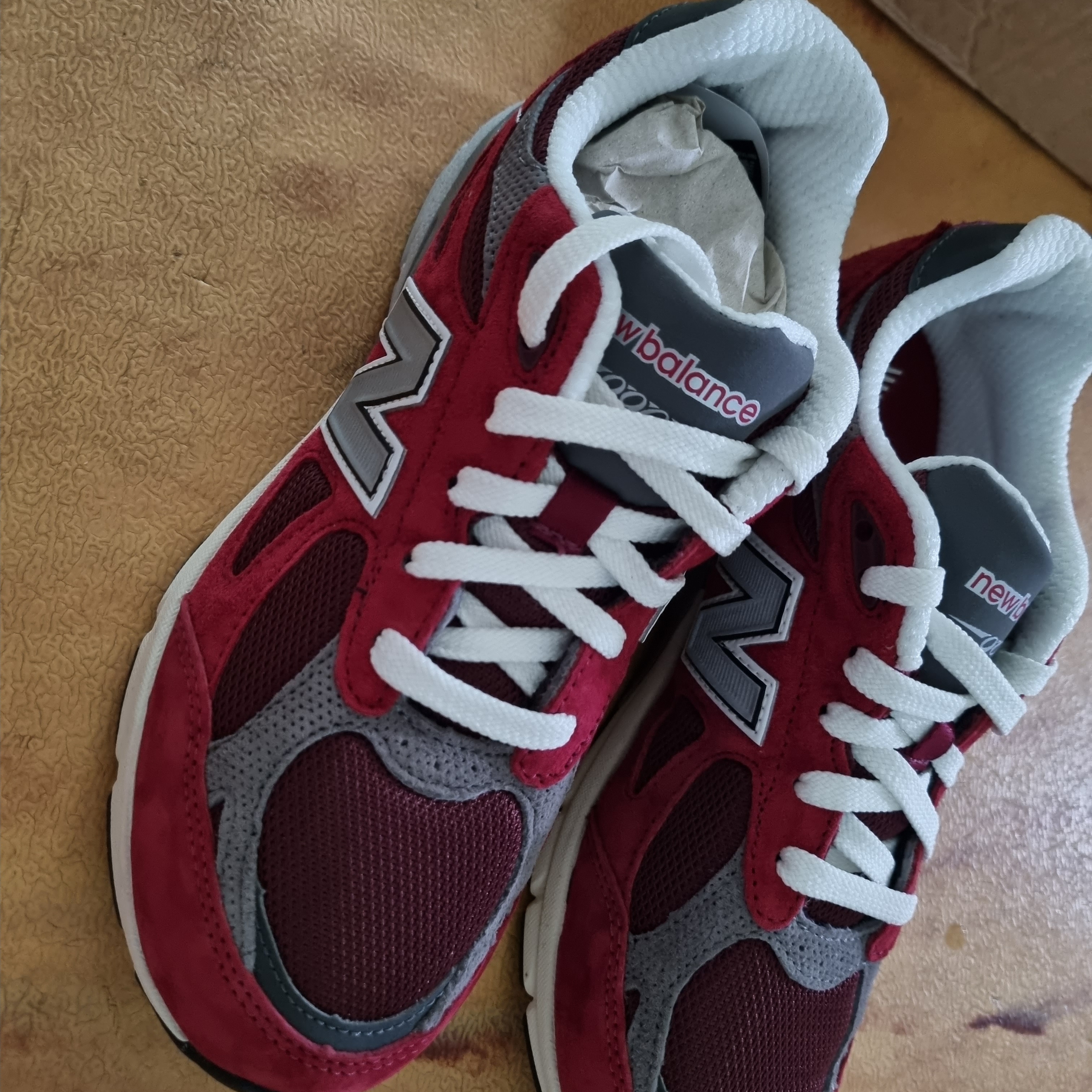 New Balance 990v3 Made in USA Scarlet Marblehead 착용 스타일 - 4