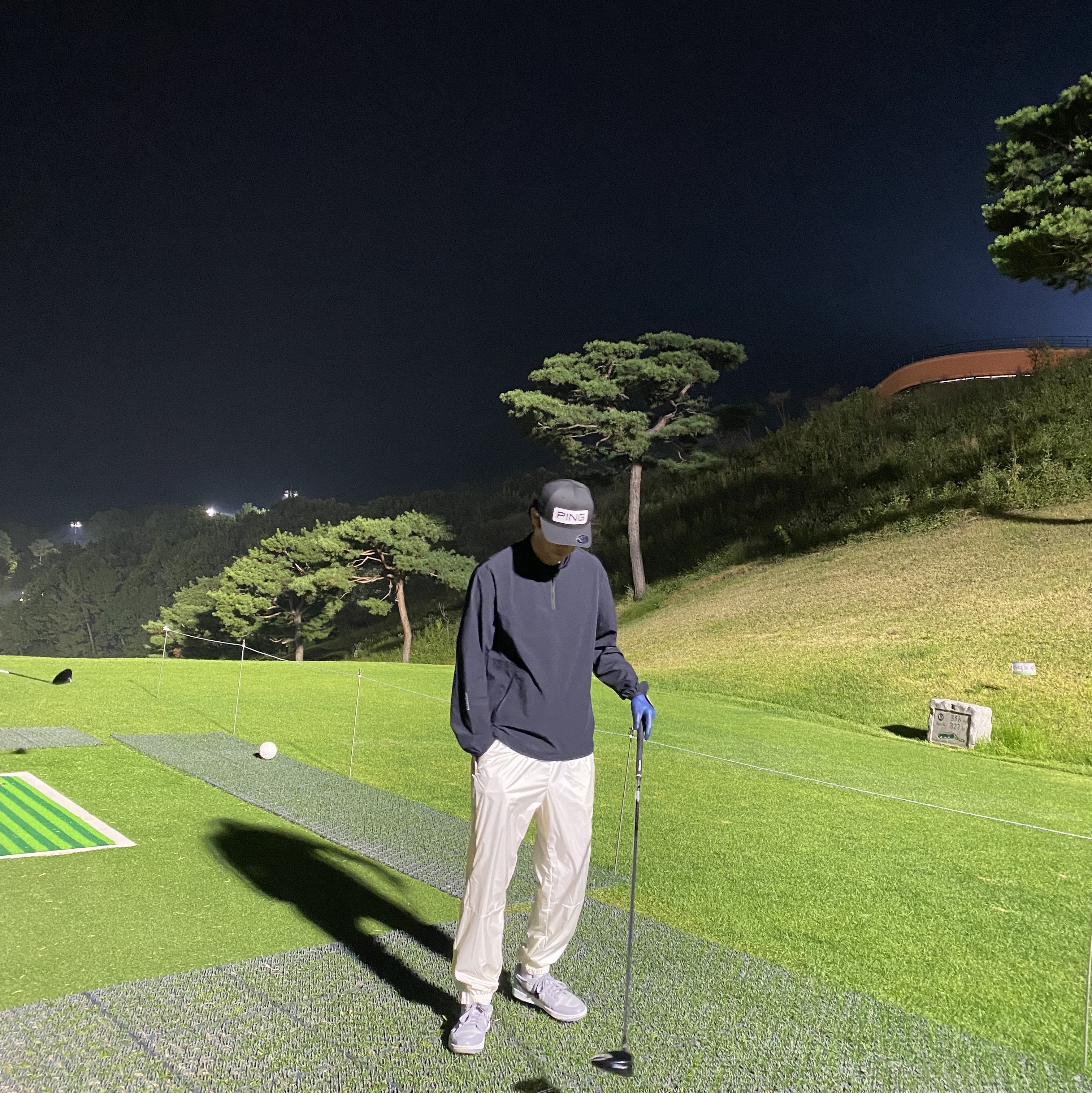 Nike x Drake Nocta Golf Pants Sail - US/EU, Jordan 1 Low Golf Wolf Grey 착용 스타일 - 2