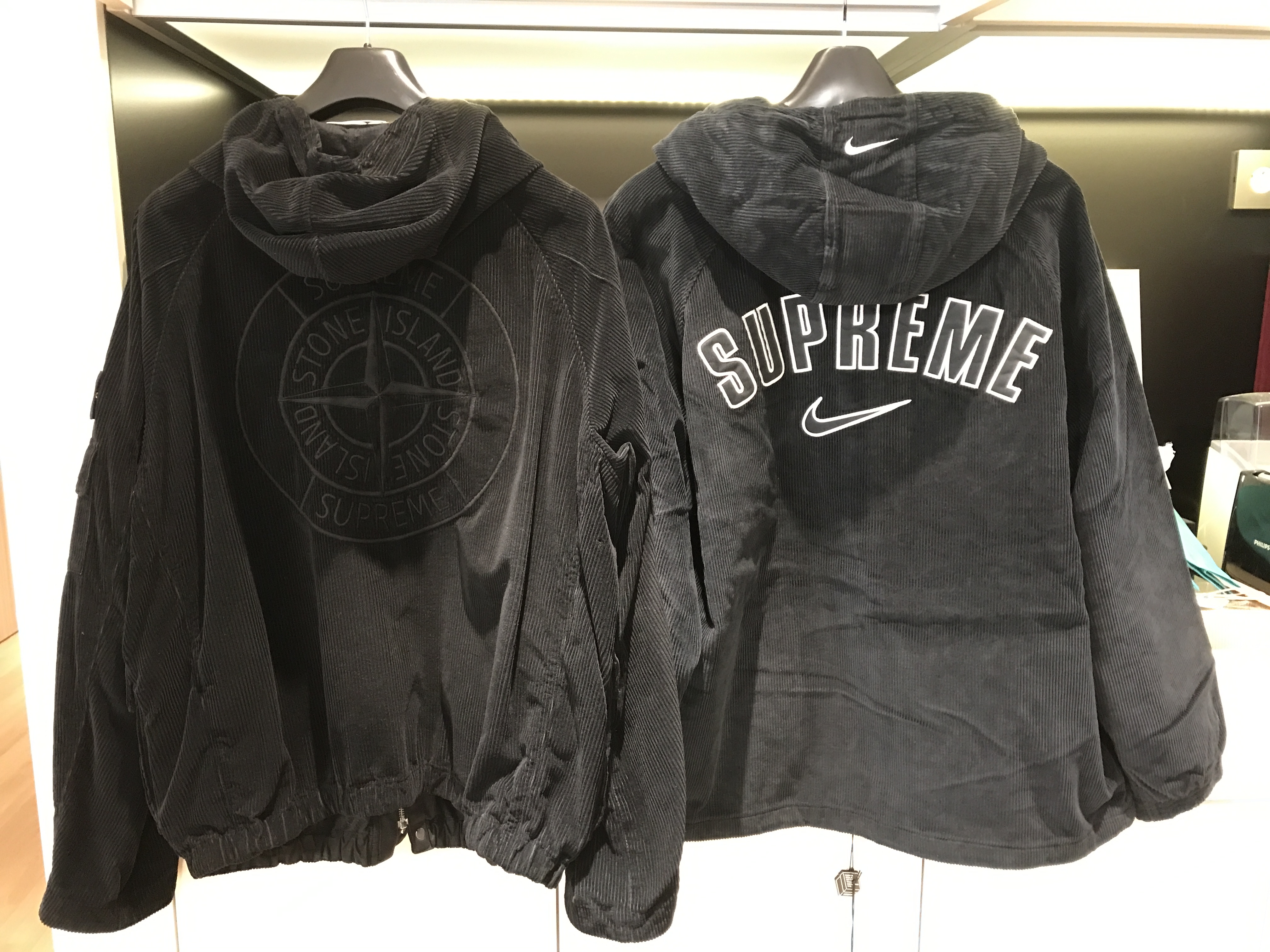 Supreme x Nike Arc Corduroy Hooded Jacket Black - 22SS, Supreme x Stone Island Corduroy Jacket Black - 20FW 착용 스타일
