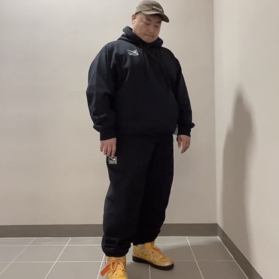 Nike x Stussy NRG RA Washed Pullover Hoodie Black (DN4028-010), Nike x Stussy NRG RA Washed Fleece Pants Black (DN4030-010) 착용 스타일