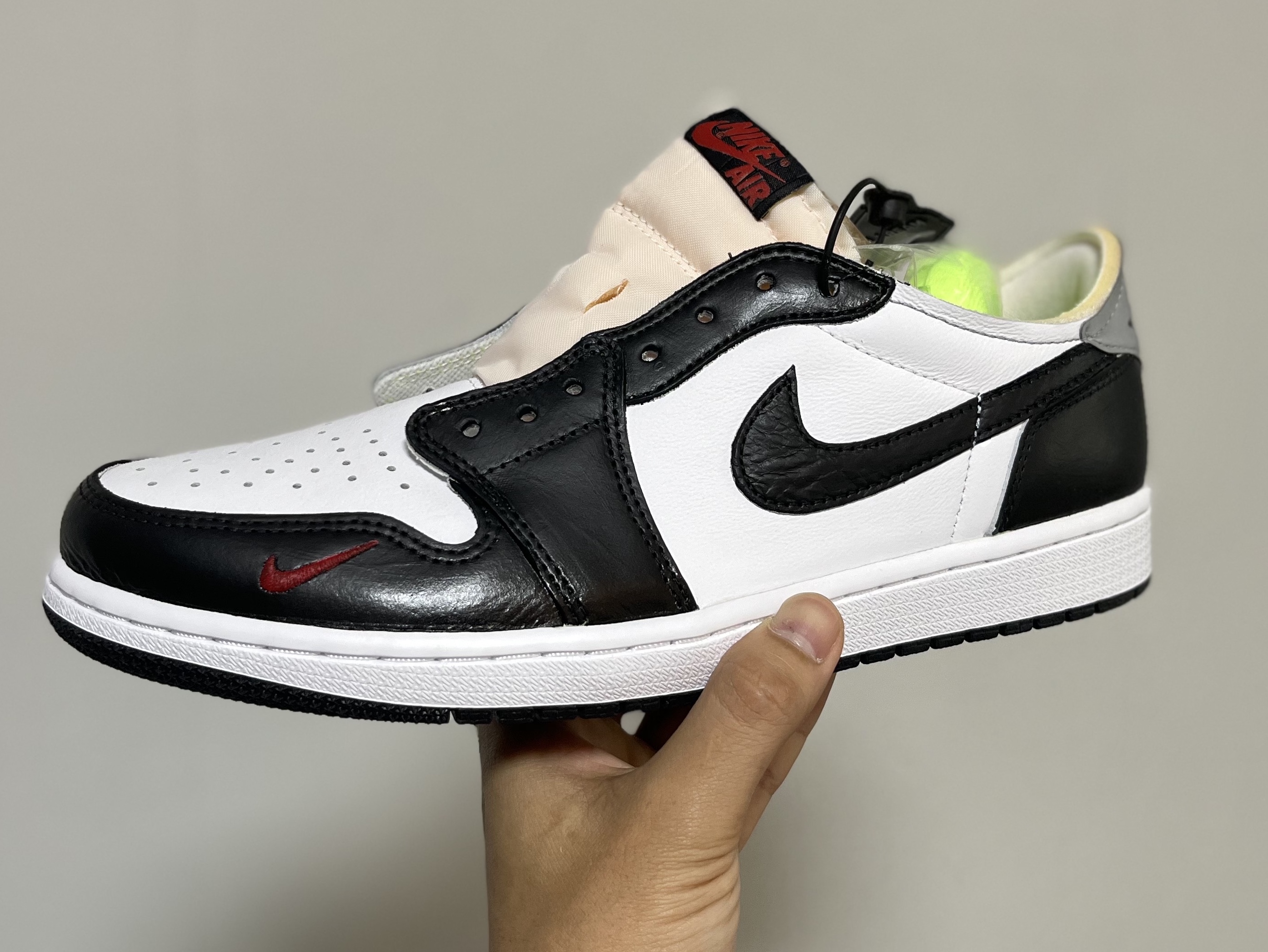 Jordan 1 Low OG Ghost Green 착용 스타일 - 1