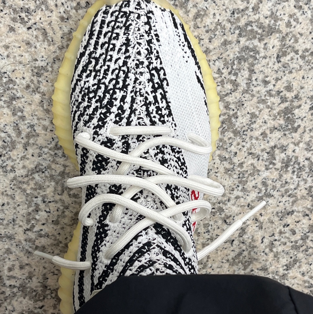 Adidas Yeezy Boost 350 V2 Zebra 2017/2019/2020 착용 스타일 - 1