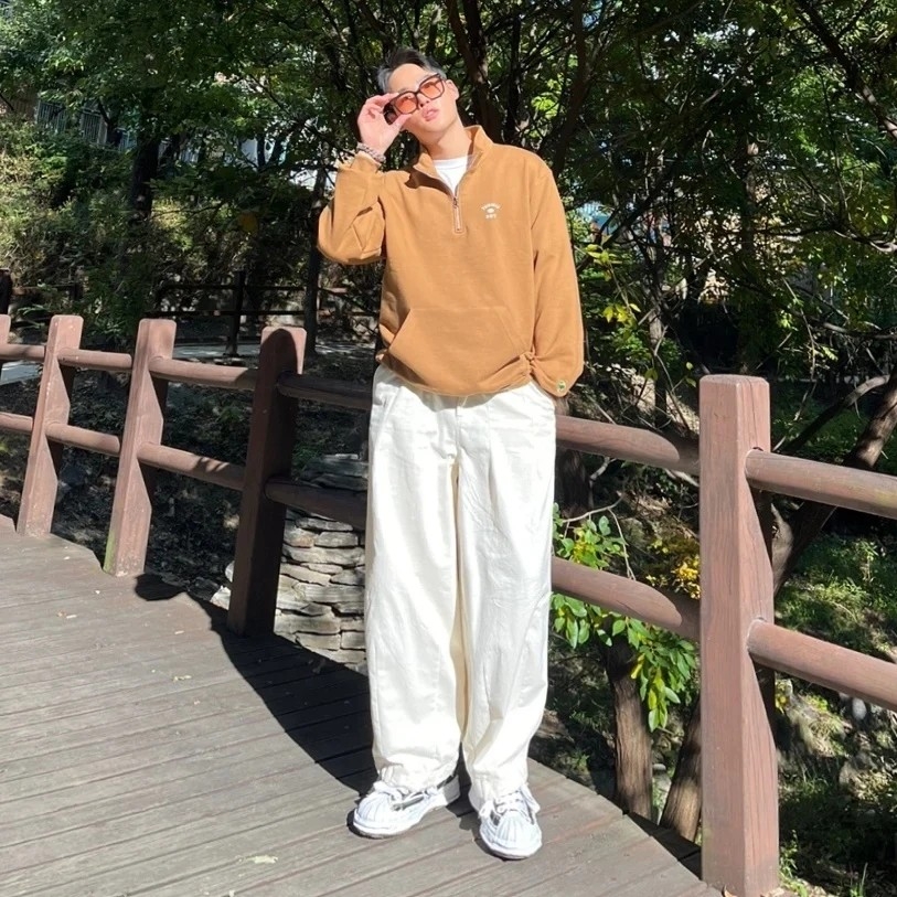 Maison Mihara Yasuhiro Blakey OG Sole OH Canvas Low-top Sneakers Black 착용 스타일 - 3