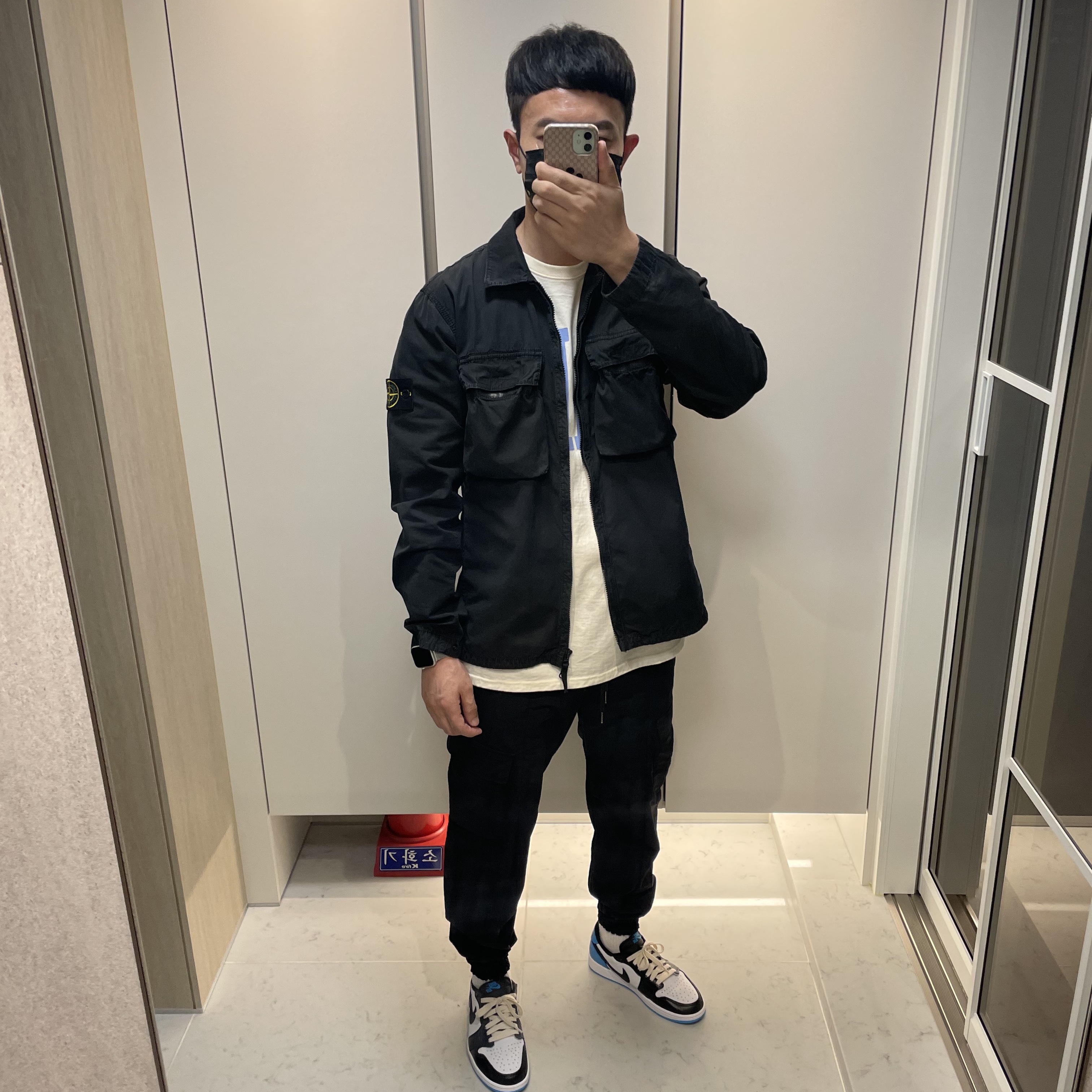Stone Island 114WN T.CO+OLD Overshirt Black - 22SS, Jordan 1 Retro Low OG Black and Dark Powder Blue 착용 스타일