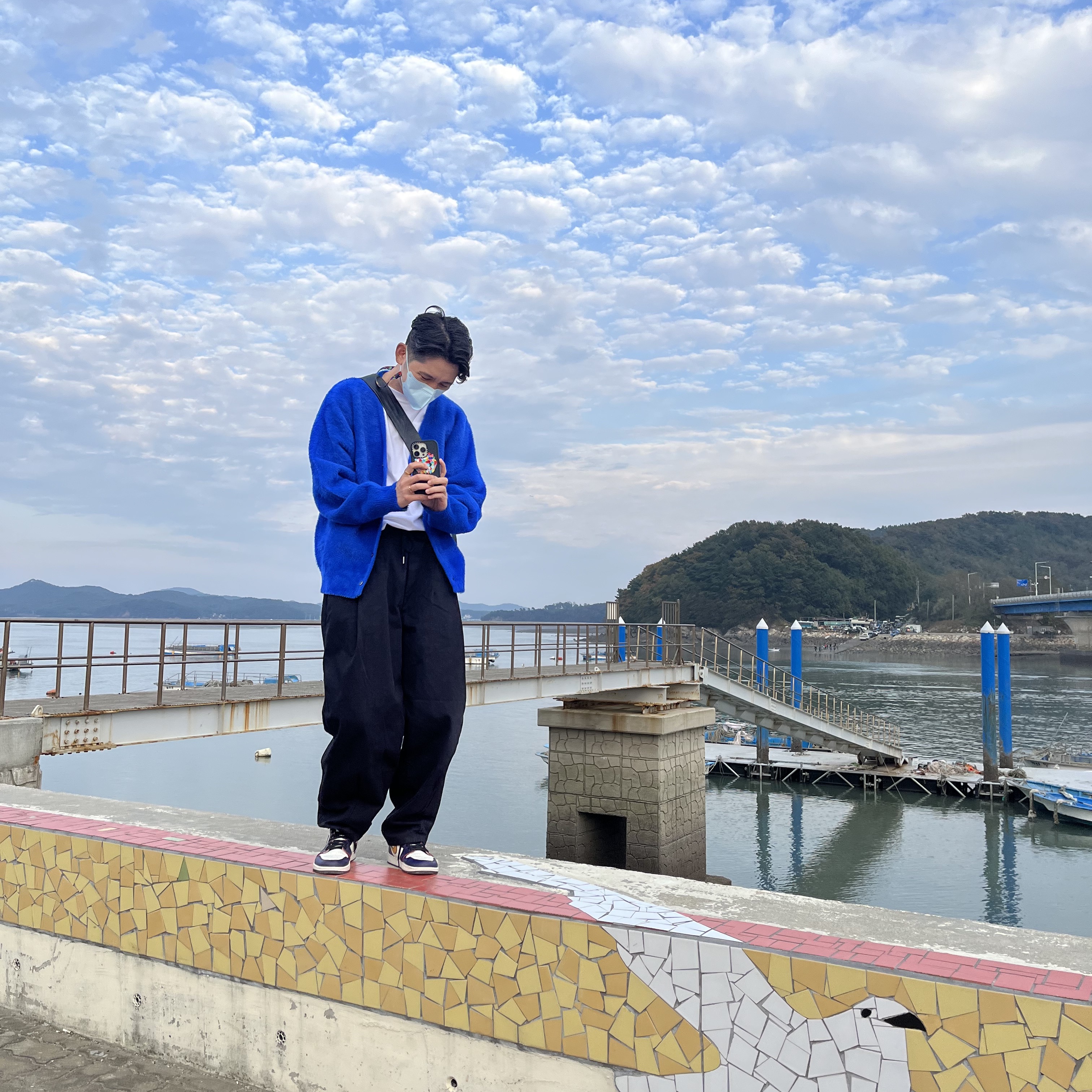 Stussy Shaggy Cardigan Royal Blue, Jordan 1 Retro High OG Defiant SB LA to Chicago 착용 스타일 - 1