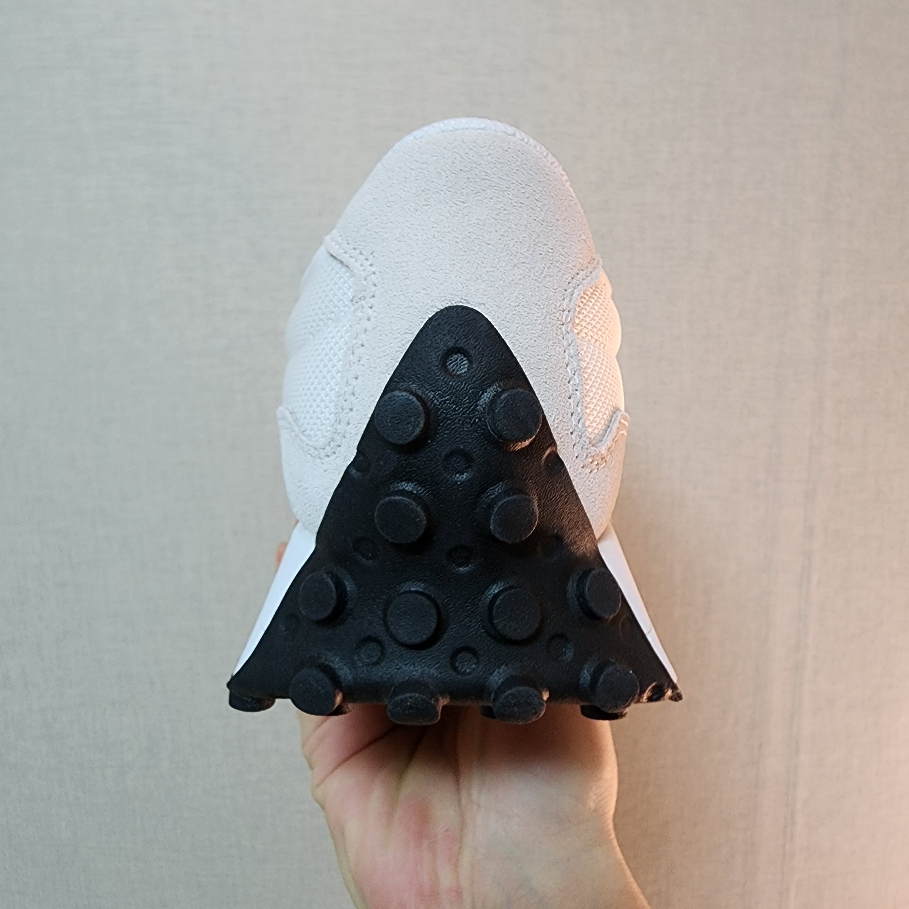New Balance 327 White Black 착용 스타일 - 3