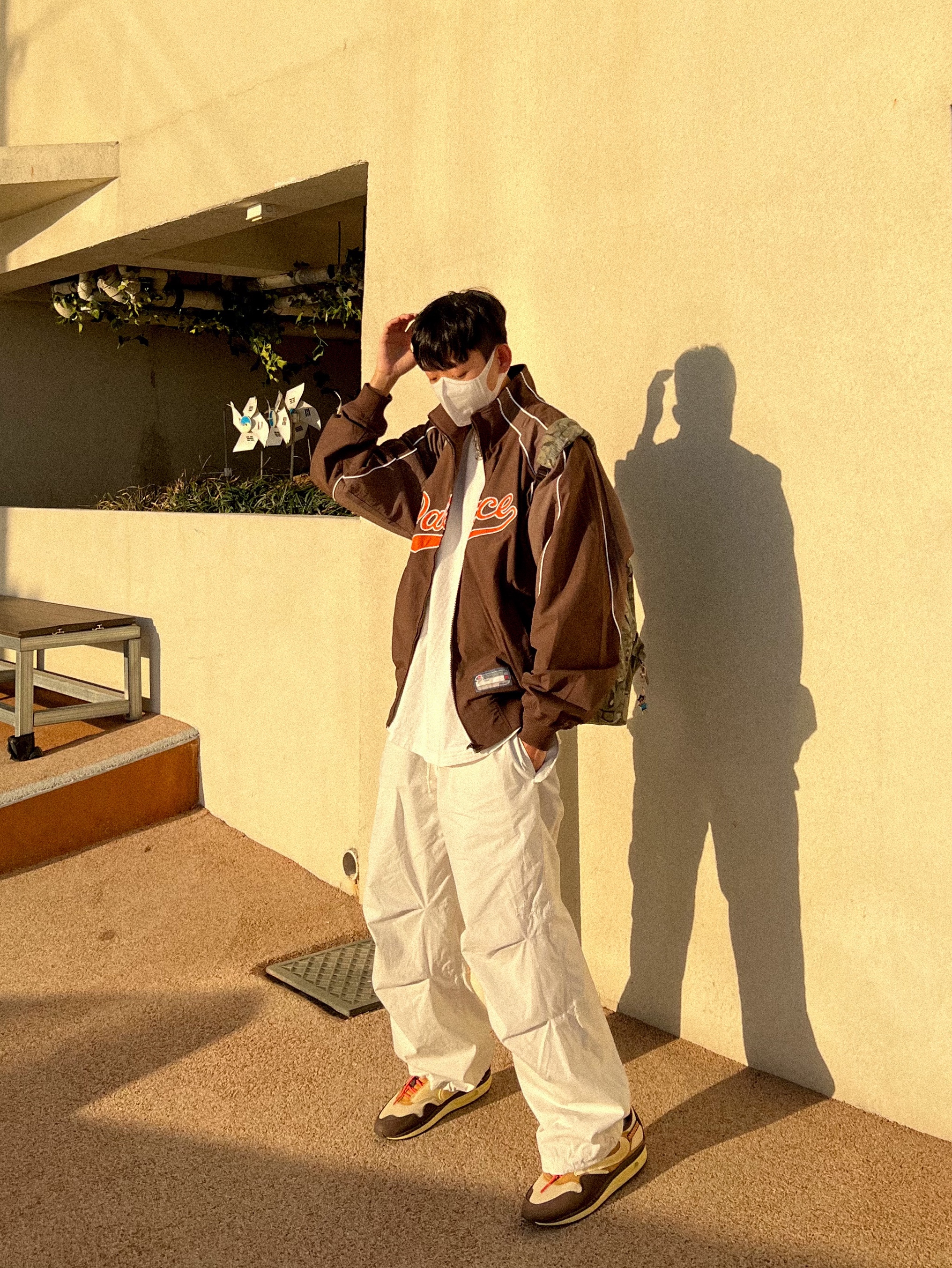 Palace Sport Mit Script Jacket Brown - 22FW, Stussy Nyco Over Trousers Bone 착용 스타일 - 1