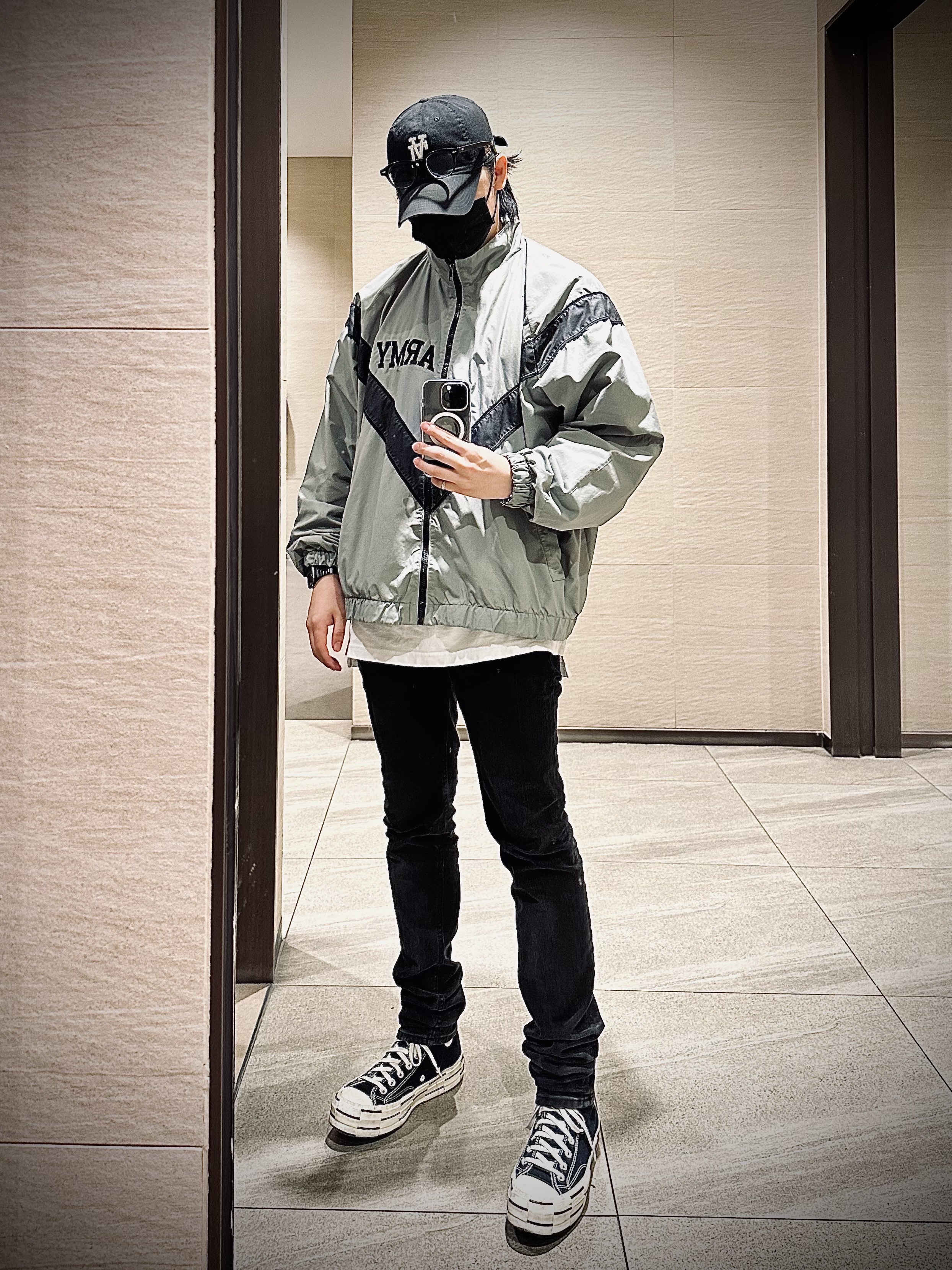 Converse x Brain Dead Chuck 70 Hi Black 착용 스타일 - 1