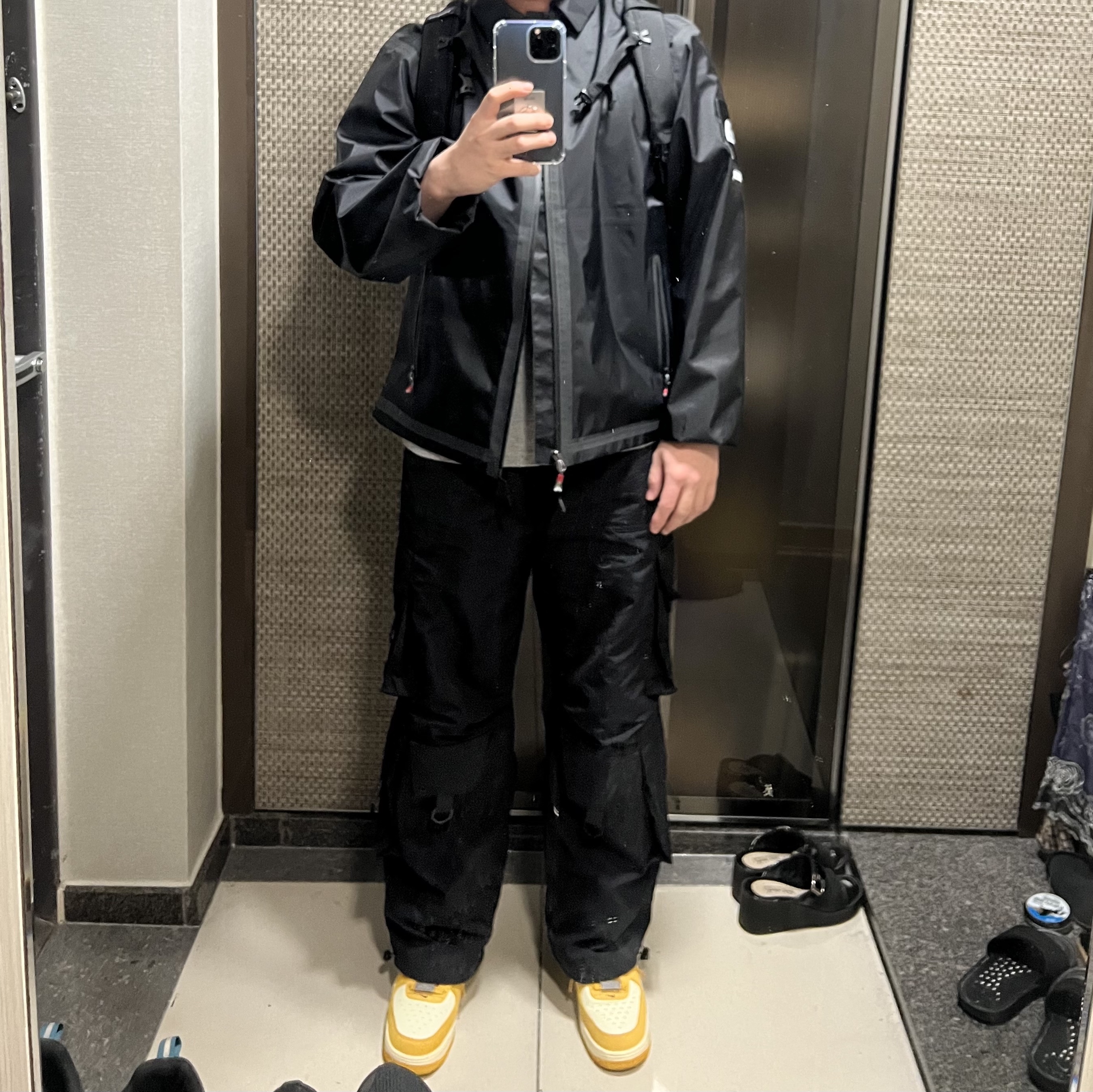 Supreme x The North Face Summit Series Outer Tape Seam Coaches Jacket Black - 21SS, Nike Air Force 1 Mid Paris 착용 스타일