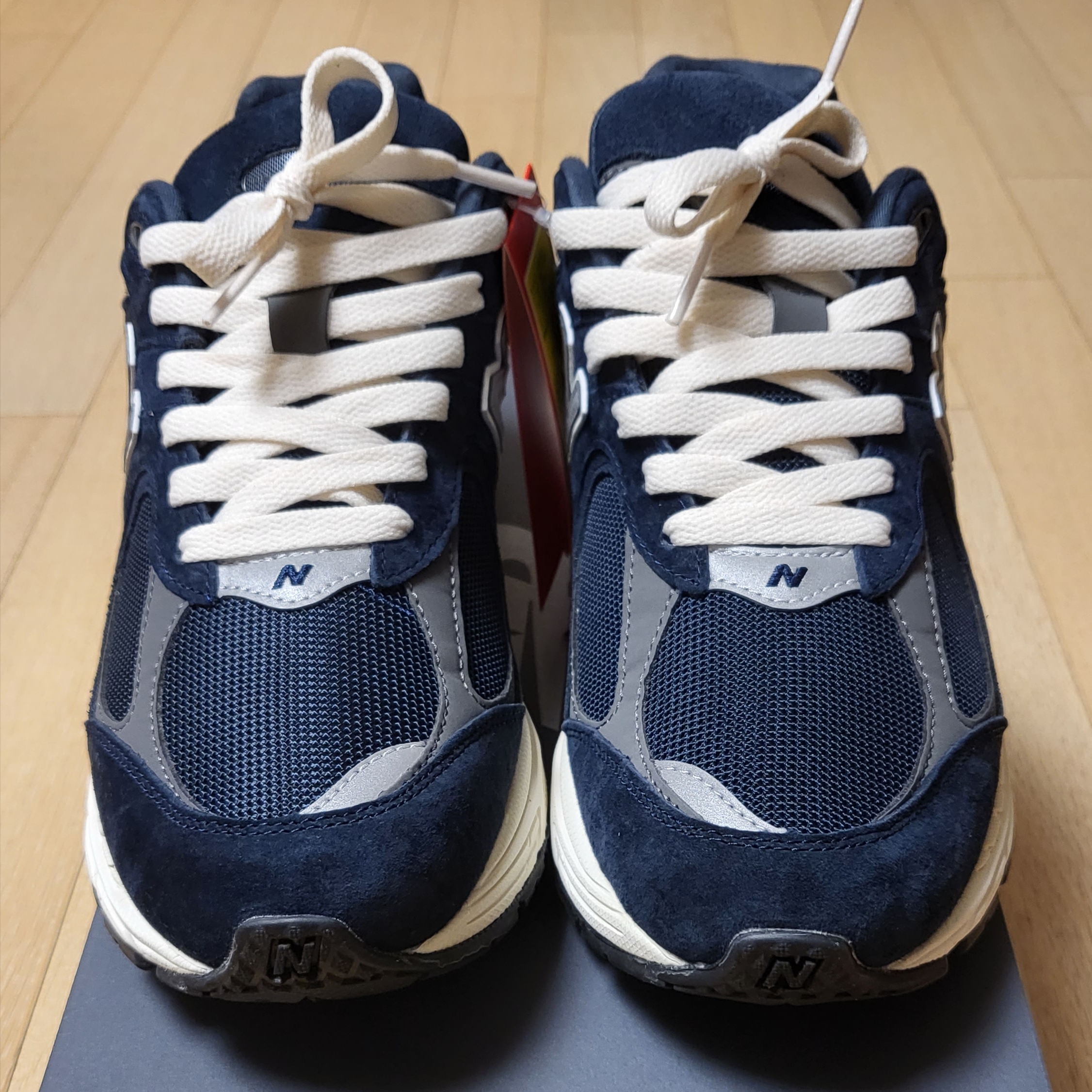 New Balance 2002R Eclipse Castlerock 착용 스타일