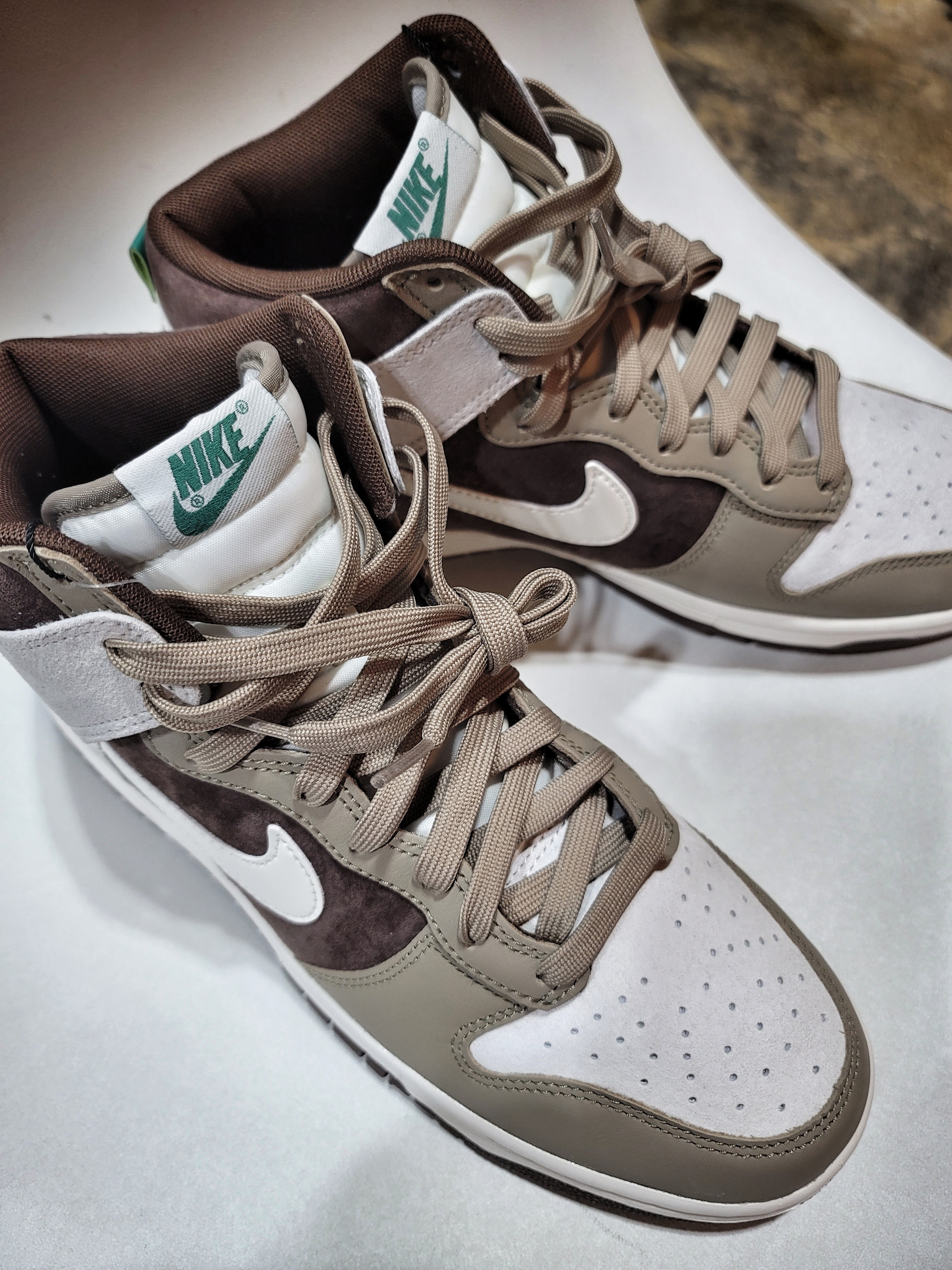 Nike Dunk High Retro PRM Light Chocolate 착용 스타일 - 2