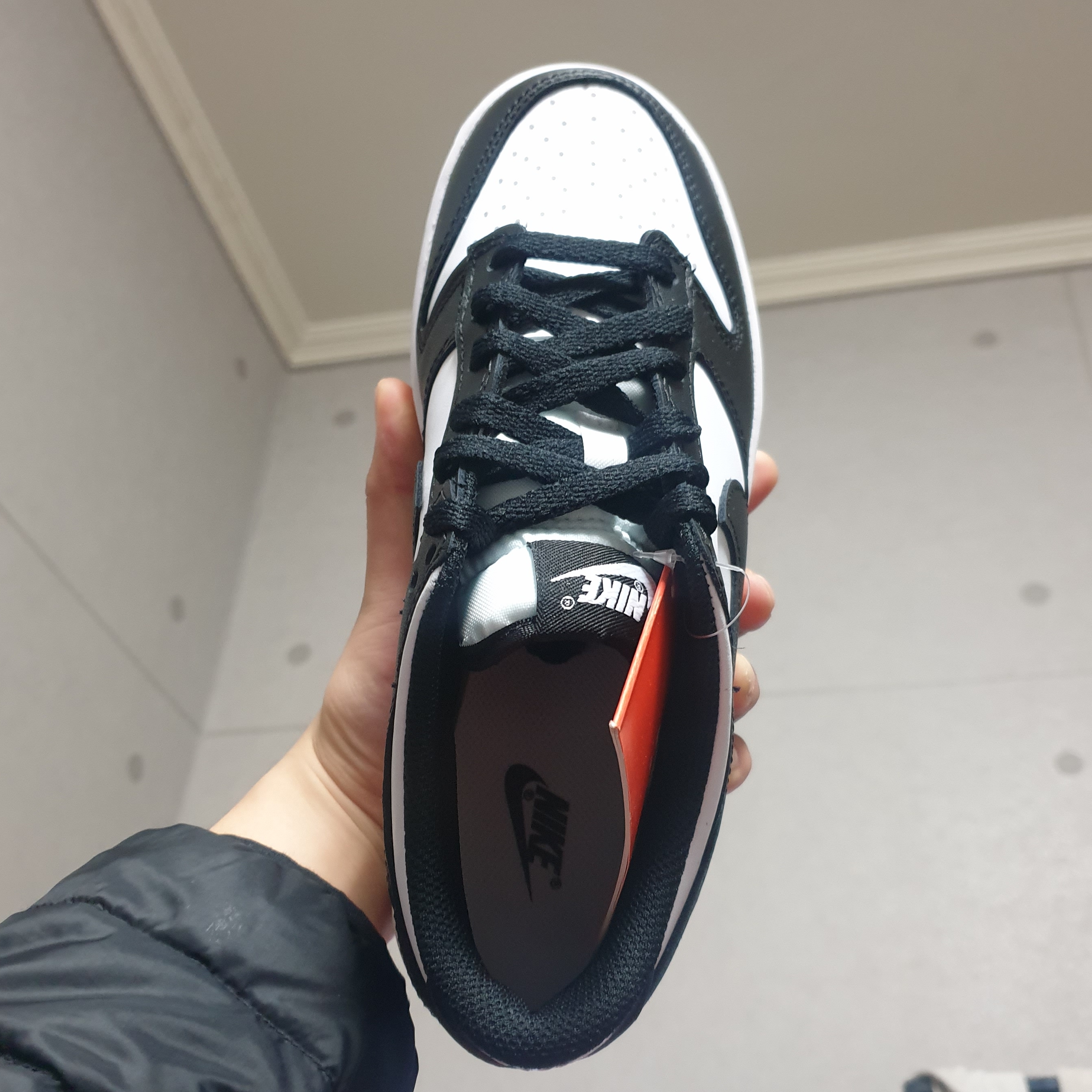 (GS) Nike Dunk Low Black 착용 스타일 - 2