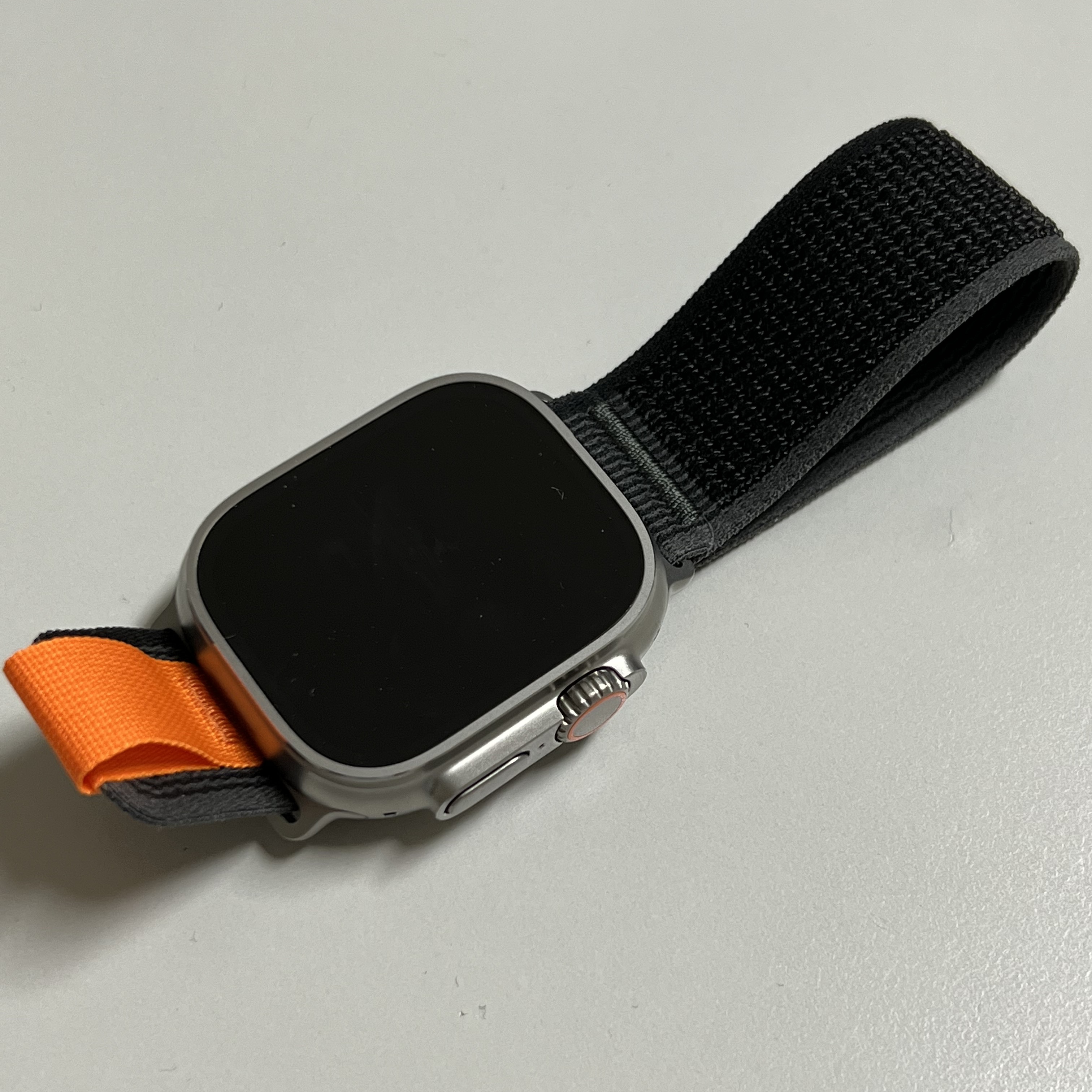 Apple Watch Ultra 49mm Titanium Case with Trail Loop S/M Black Gray (Korean Ver.) 착용 스타일