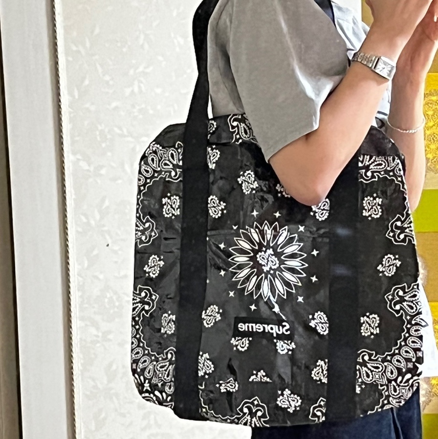 Supreme Bandana Tarp Small Duffle Bag Black - 21SS 착용 스타일