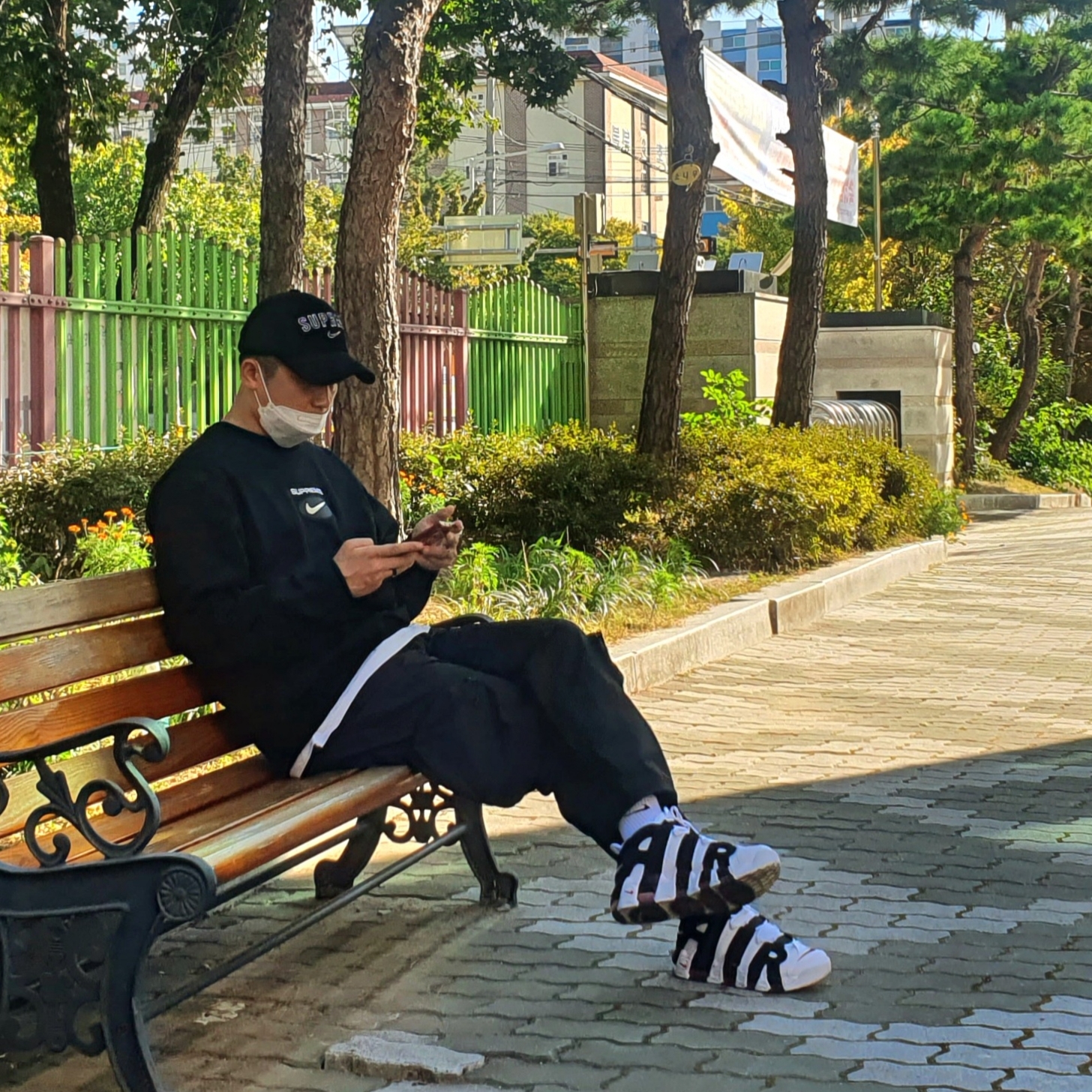 Nike Air More Uptempo Scottie Pippen, Supreme x Nike Jewel Crewneck Black - 20FW 착용 스타일