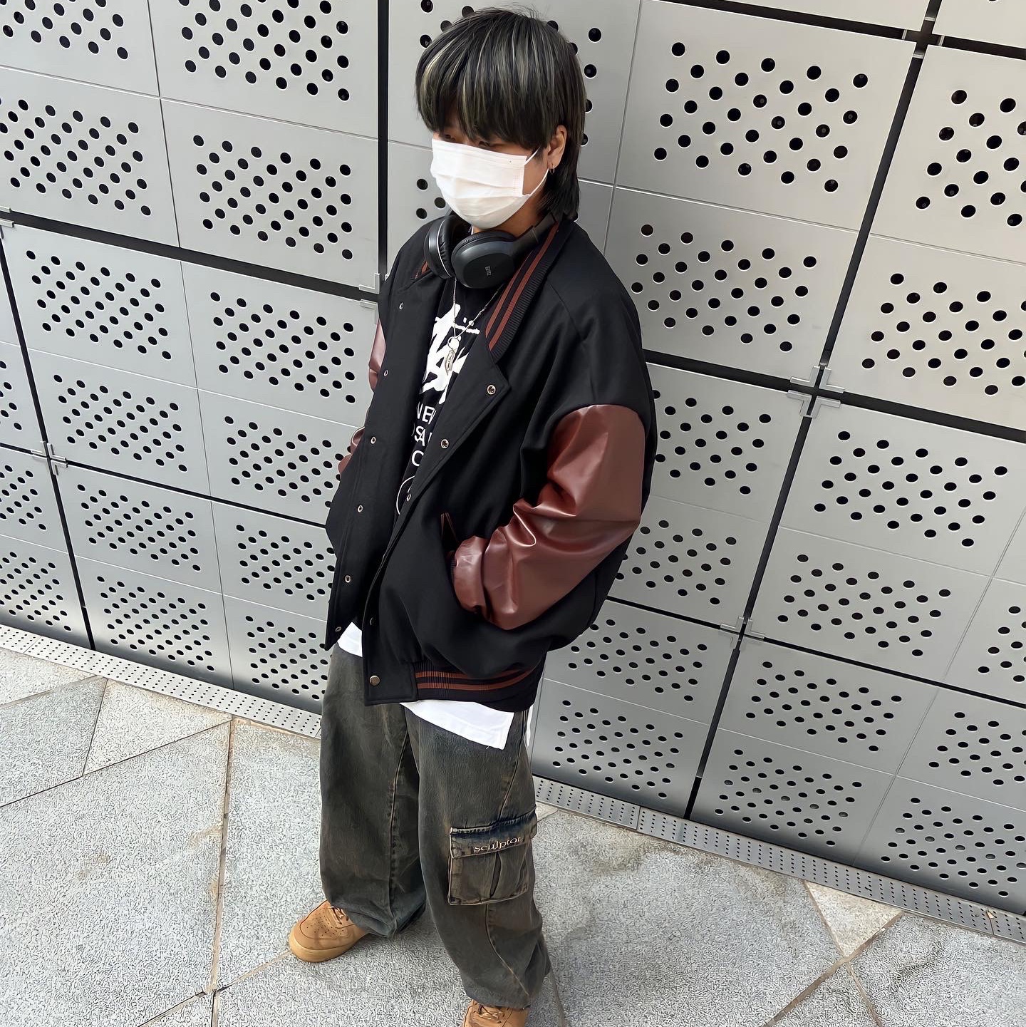 Stussy World Tour T-Shirt Black, Nike Air Force 1 '07 WB Flax 착용 스타일 - 3
