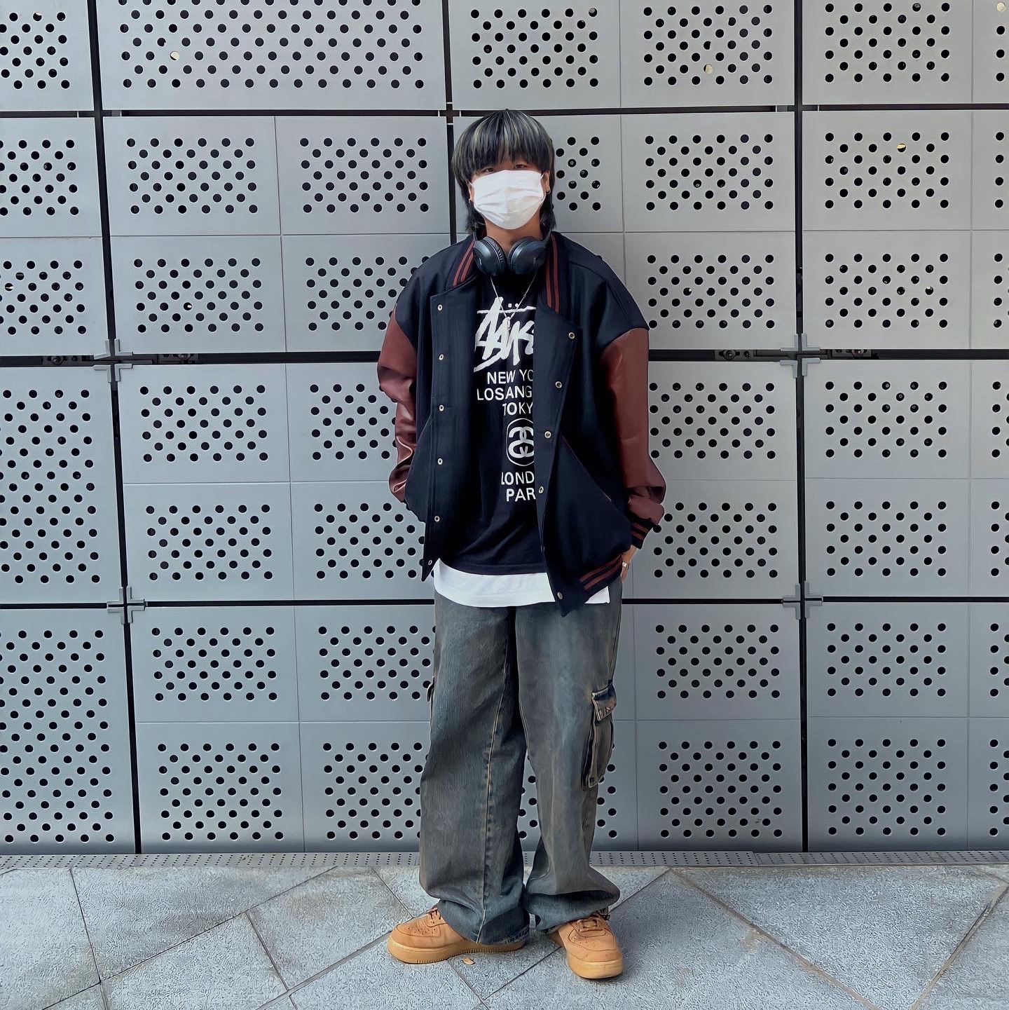 Stussy World Tour T-Shirt Black, Nike Air Force 1 '07 WB Flax 착용 스타일 - 4