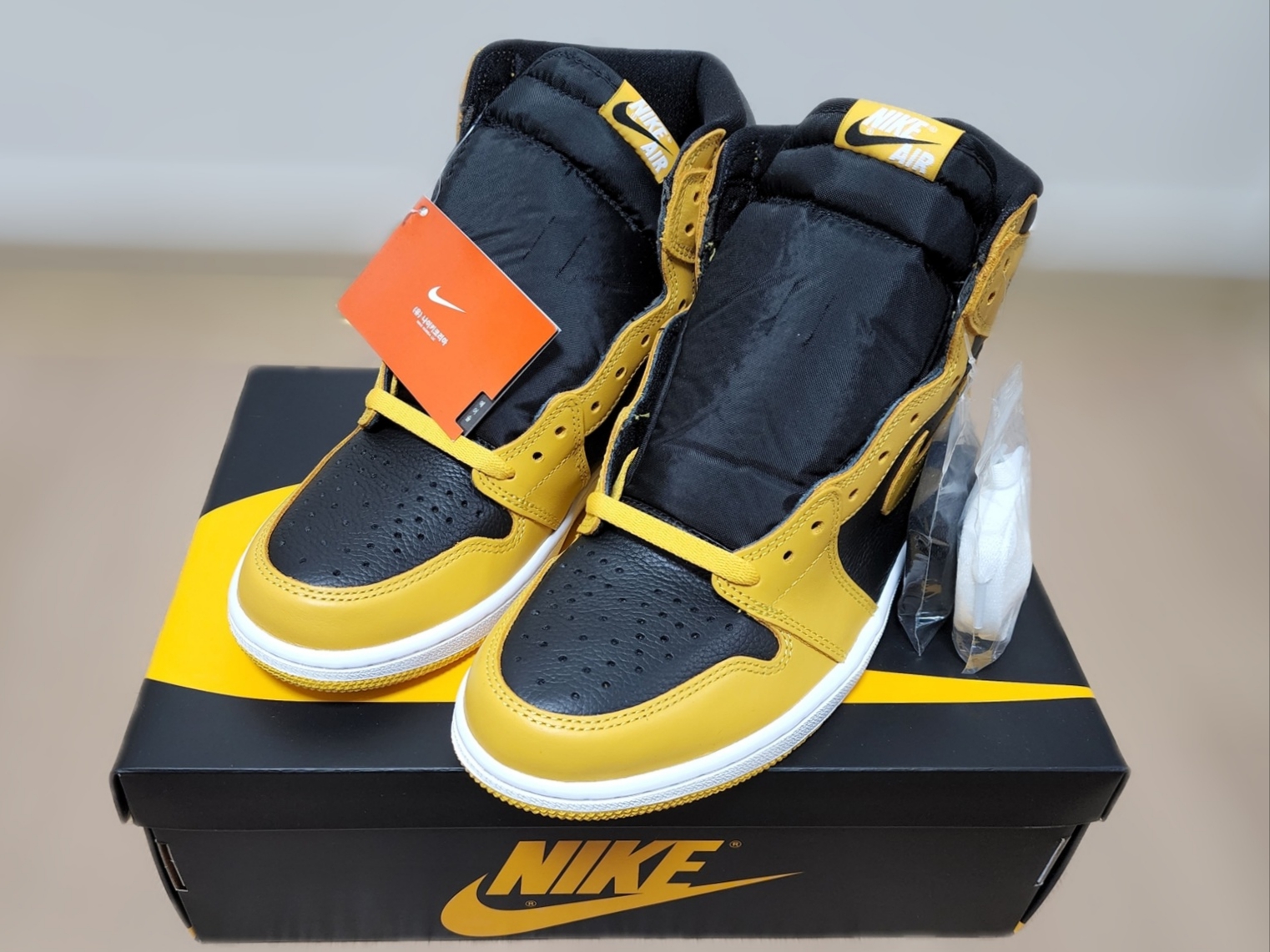 Jordan 1 Retro High OG Pollen 착용 스타일