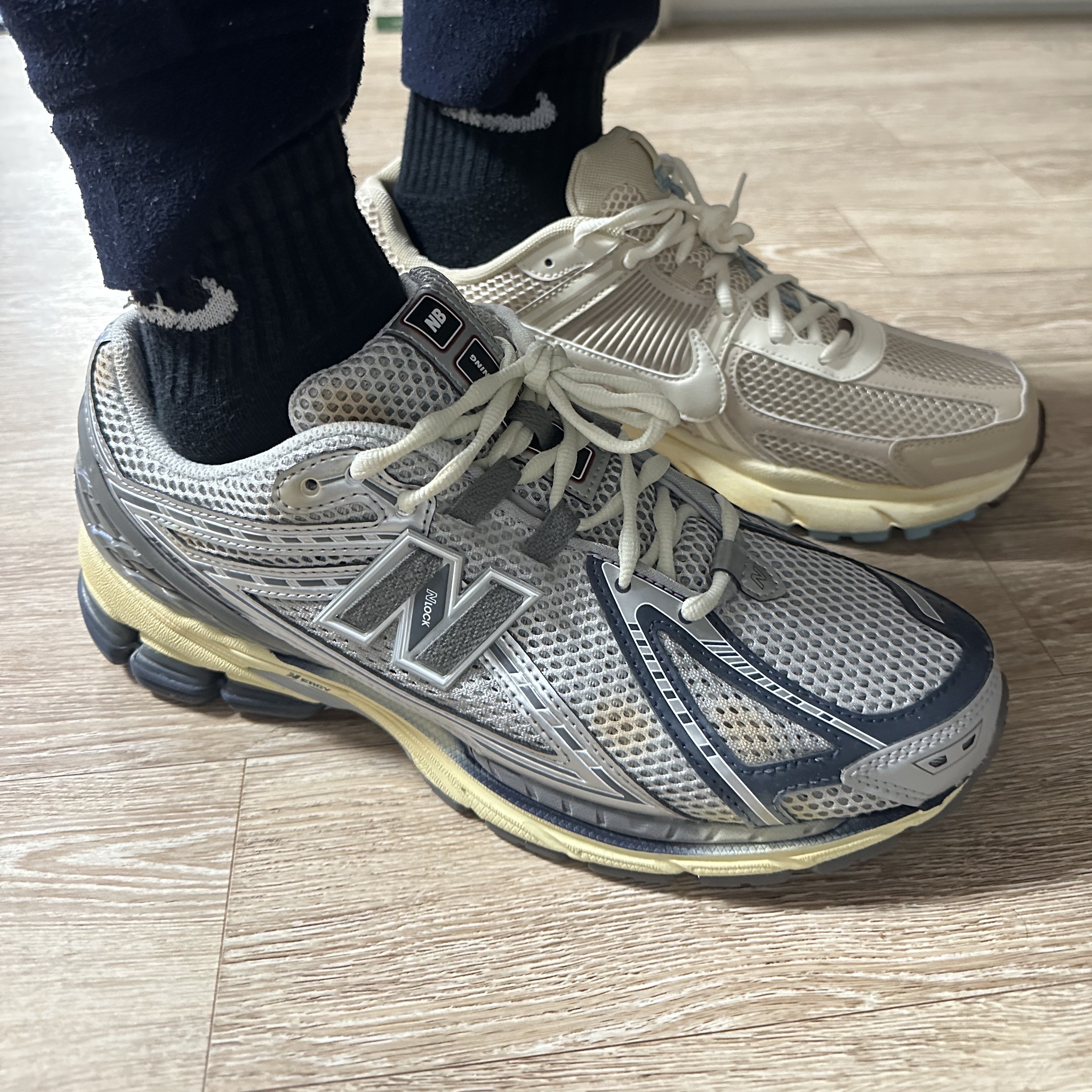 (W) Nike Zoom Vomero 5 Oatmeal, New Balance x Thisisneverthat 1906R 2022 Downtown Run 착용 스타일 - 2