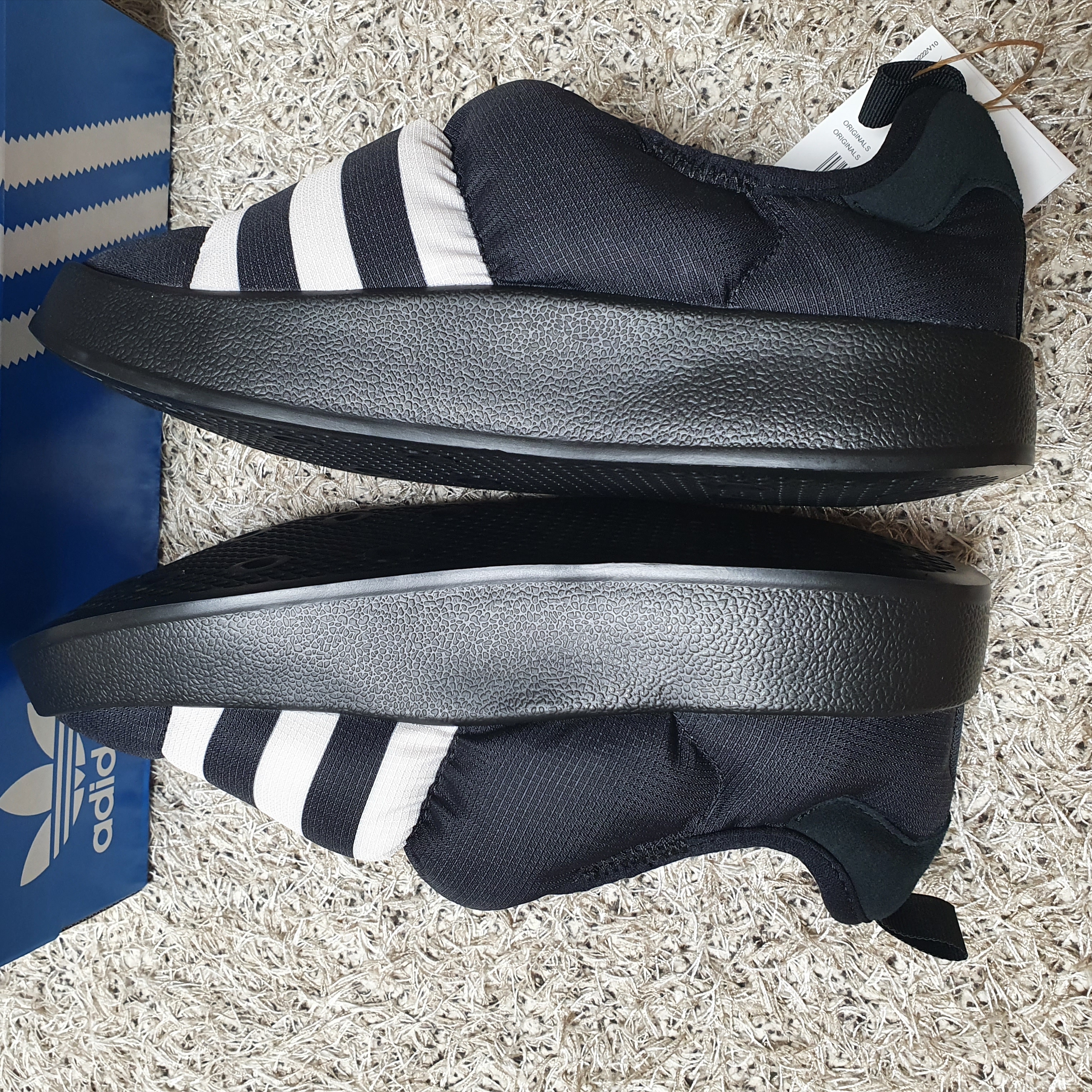 Adidas Puffylette Core Black 착용 스타일 - 2