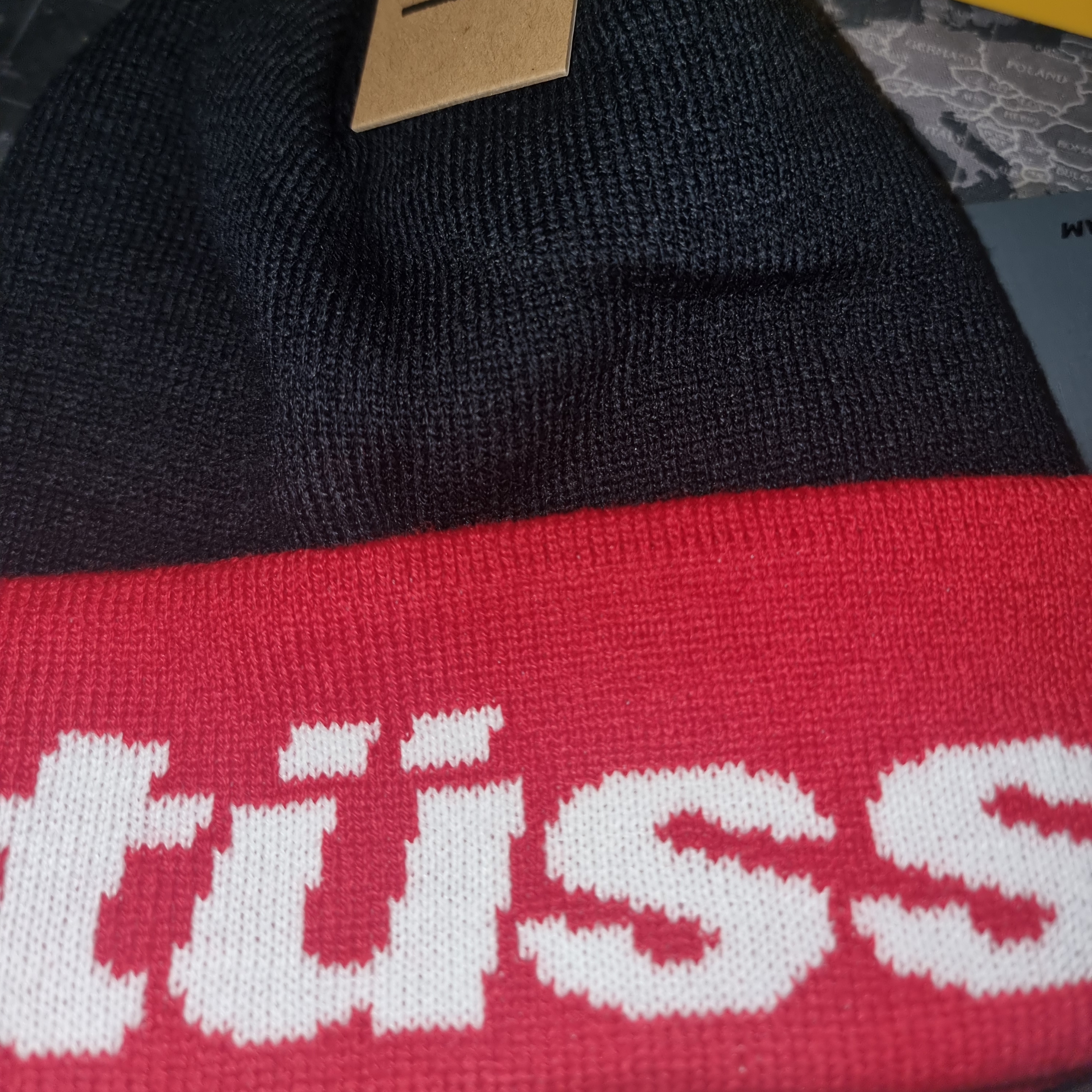 Stussy Helvetica Jacquard Beanie Black 착용 스타일