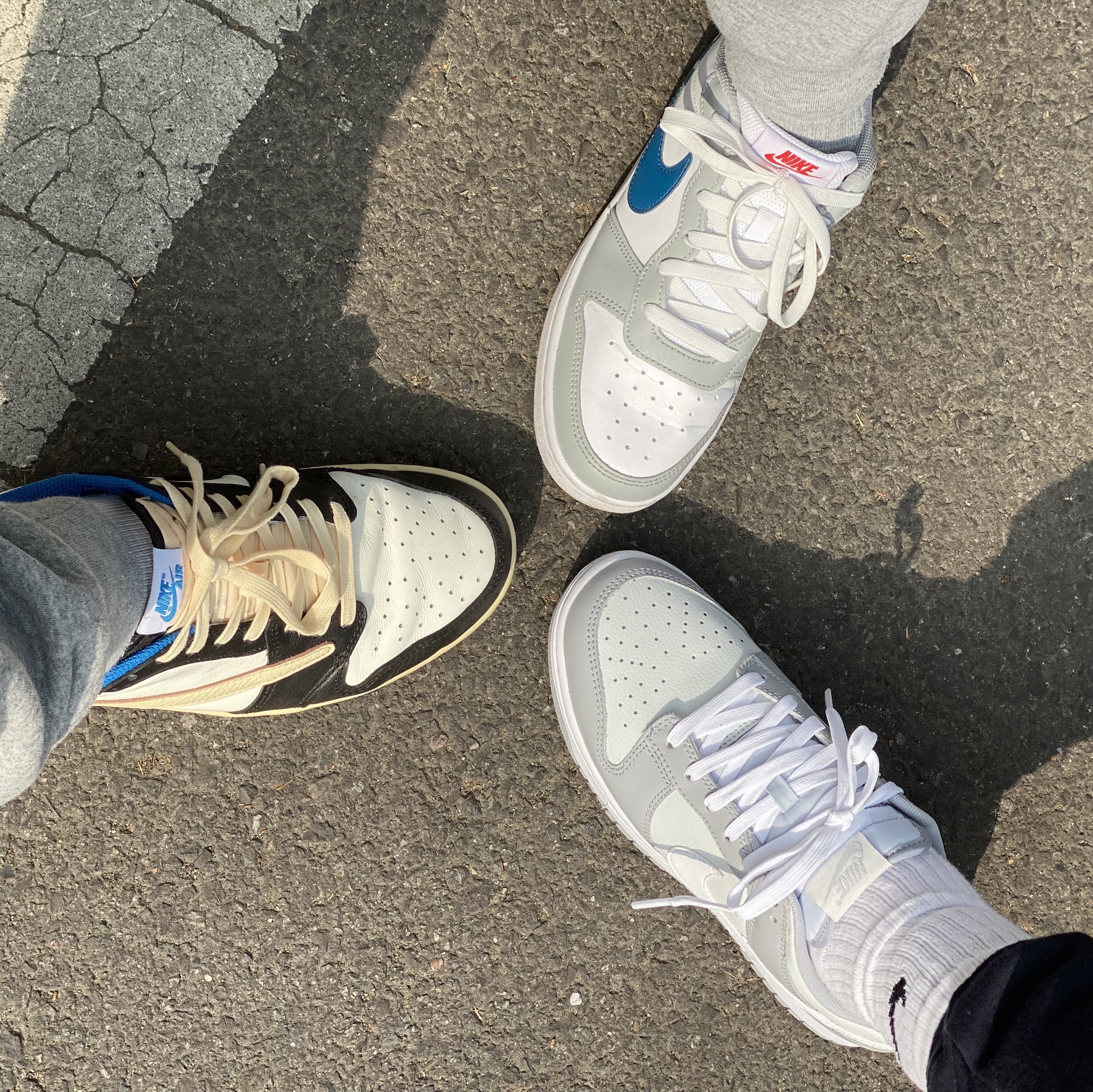 (GS) Nike Court Borough Low 2 Light Smoke Grey, Jordan 1 x Travis Scott x Fragment Retro Low OG SP Military Blue 착용 스타일