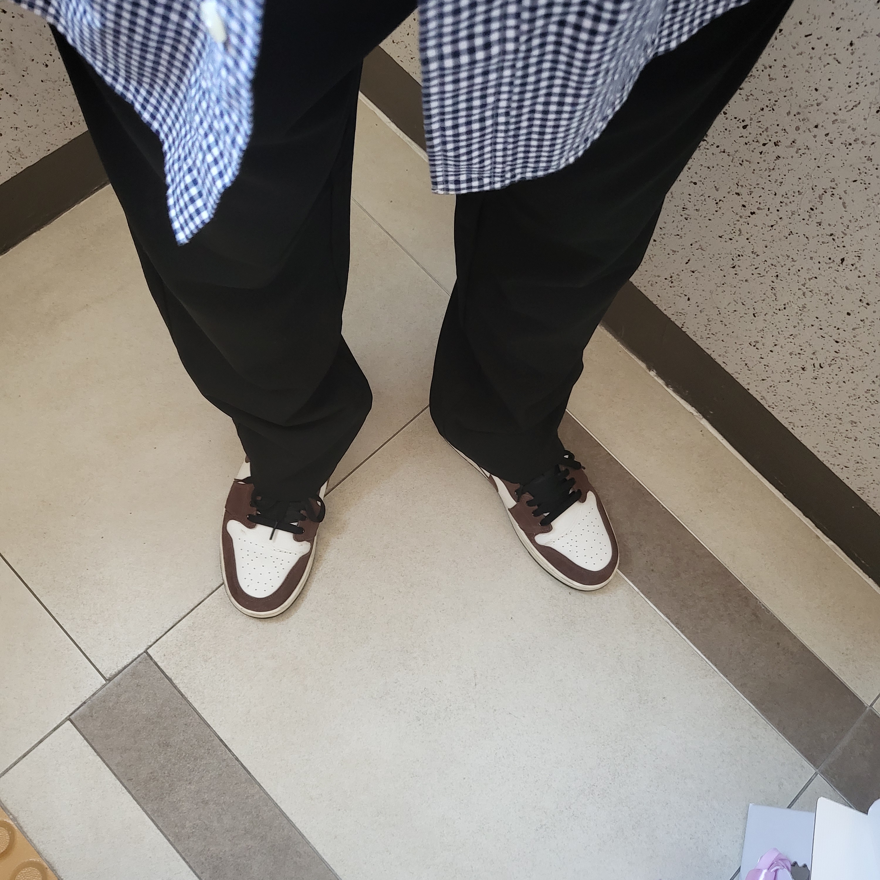 Jordan 1 Low SE Chocolate Bliss 착용 스타일