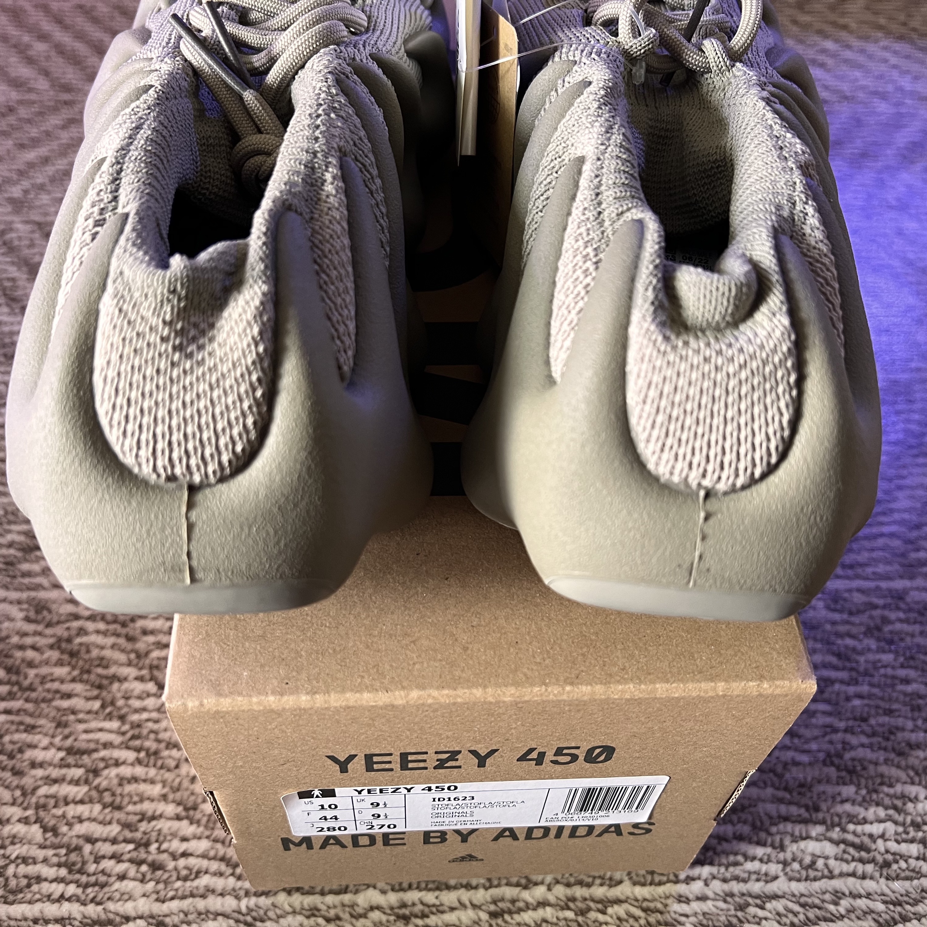 Adidas Yeezy 450 Stone Flax 착용 스타일 - 4