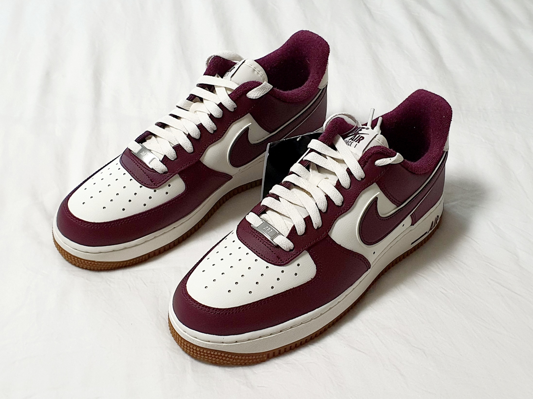 Nike Air Force 1 '07 LV8 Night Maroon, Nike Air Force 1 '07 LV8 Midnight Navy 착용 스타일 - 2